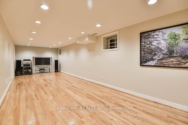 56 Braeside Square