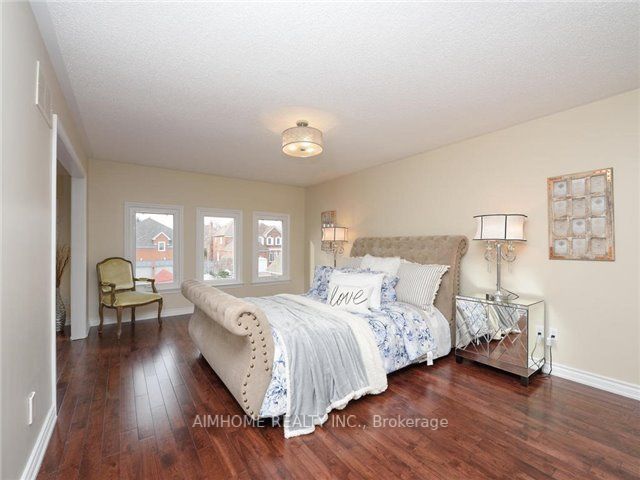 56 Braeside Square