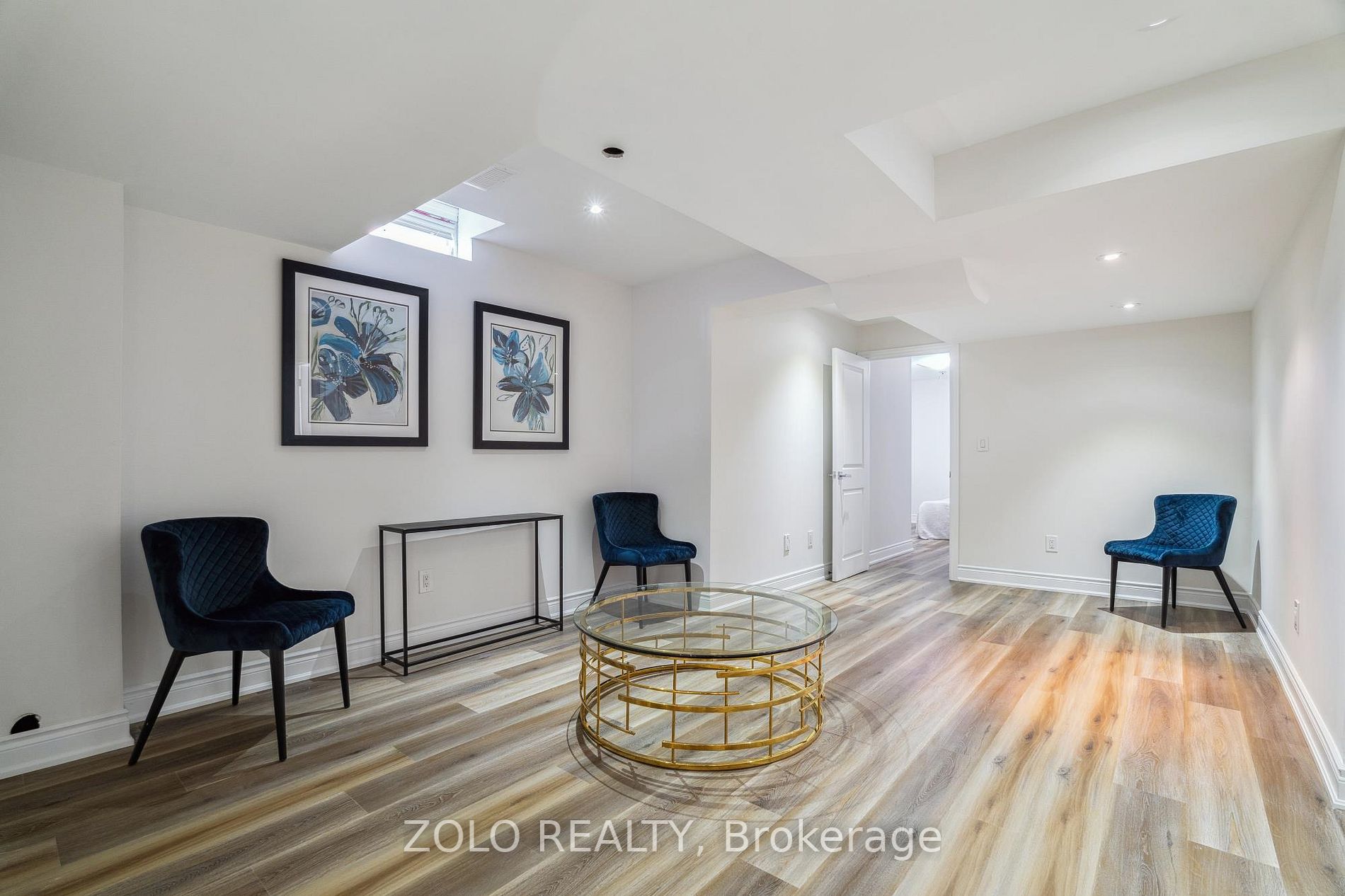 2 Rothbury Rd W