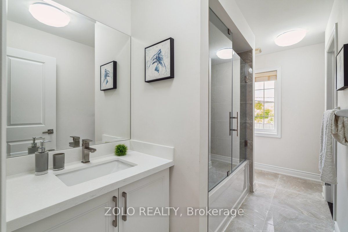 2 Rothbury Rd W