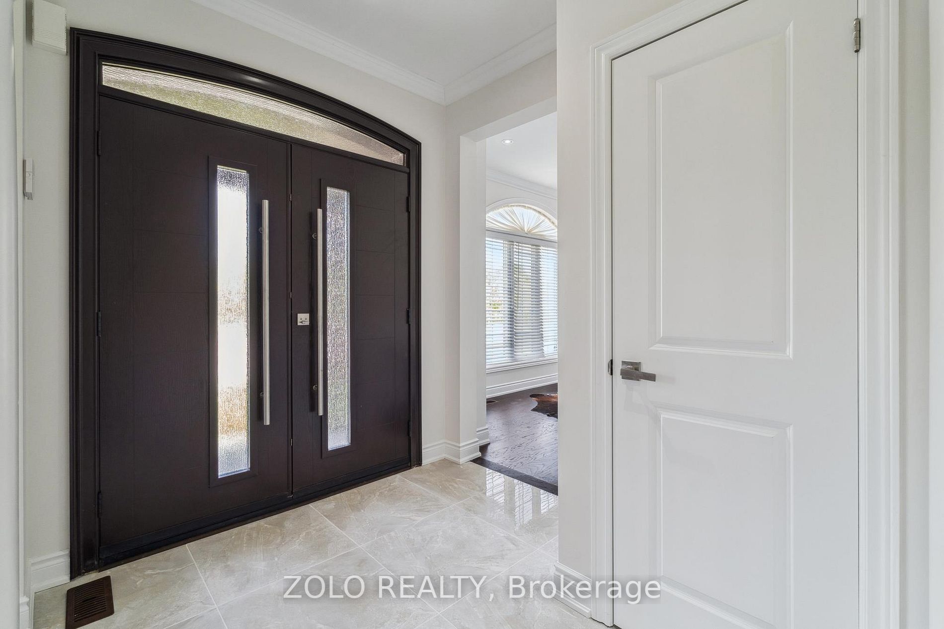 2 Rothbury Rd W