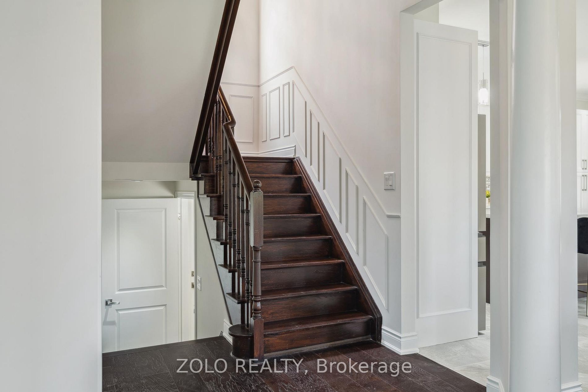 2 Rothbury Rd W