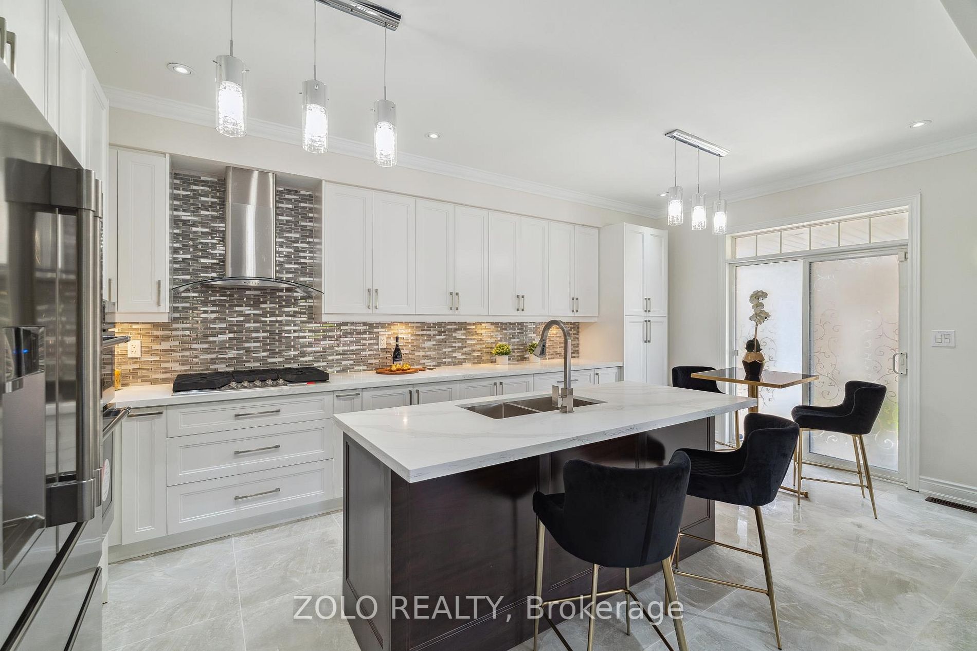 2 Rothbury Rd W