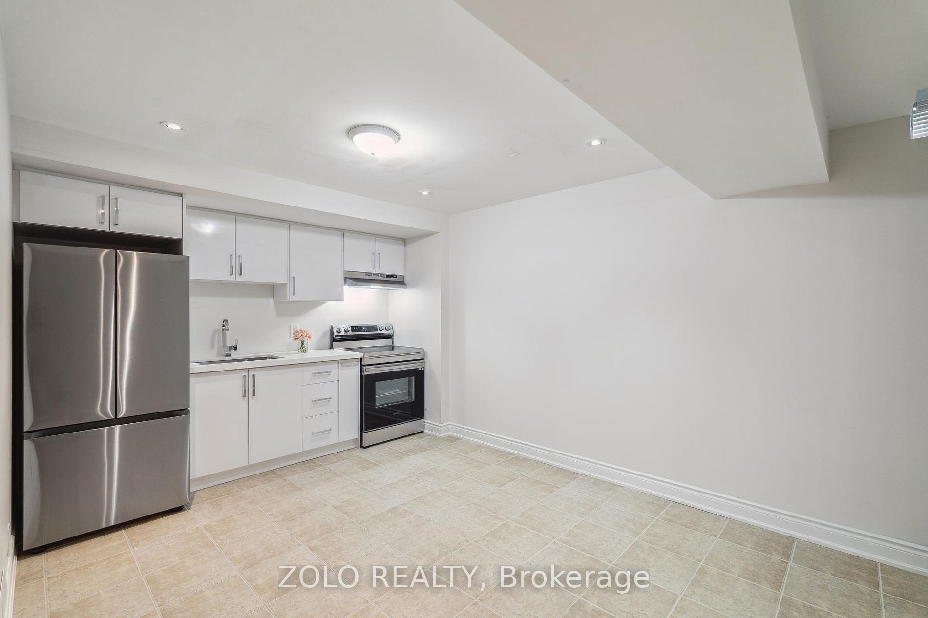 2 Rothbury Rd W