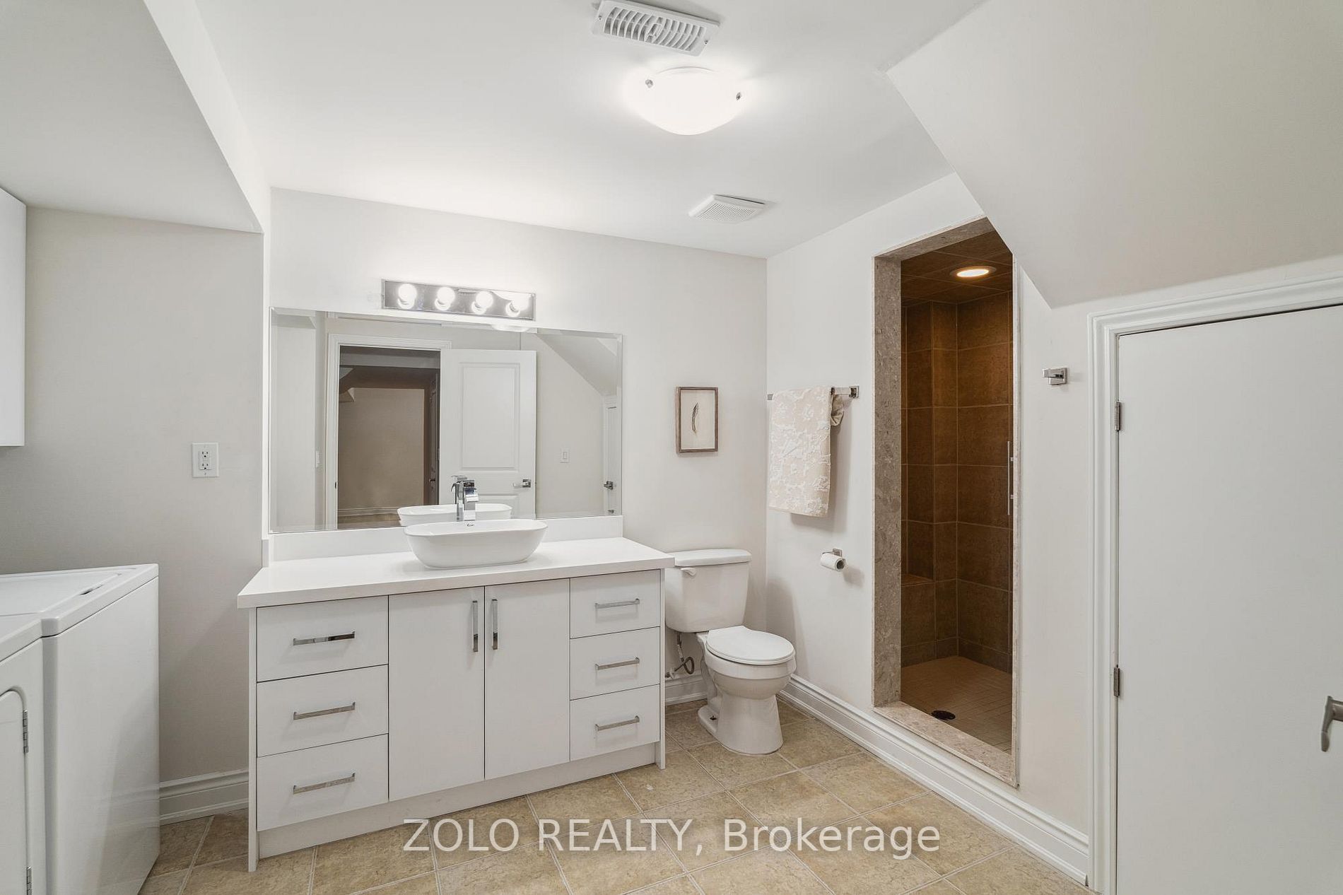 2 Rothbury Rd W