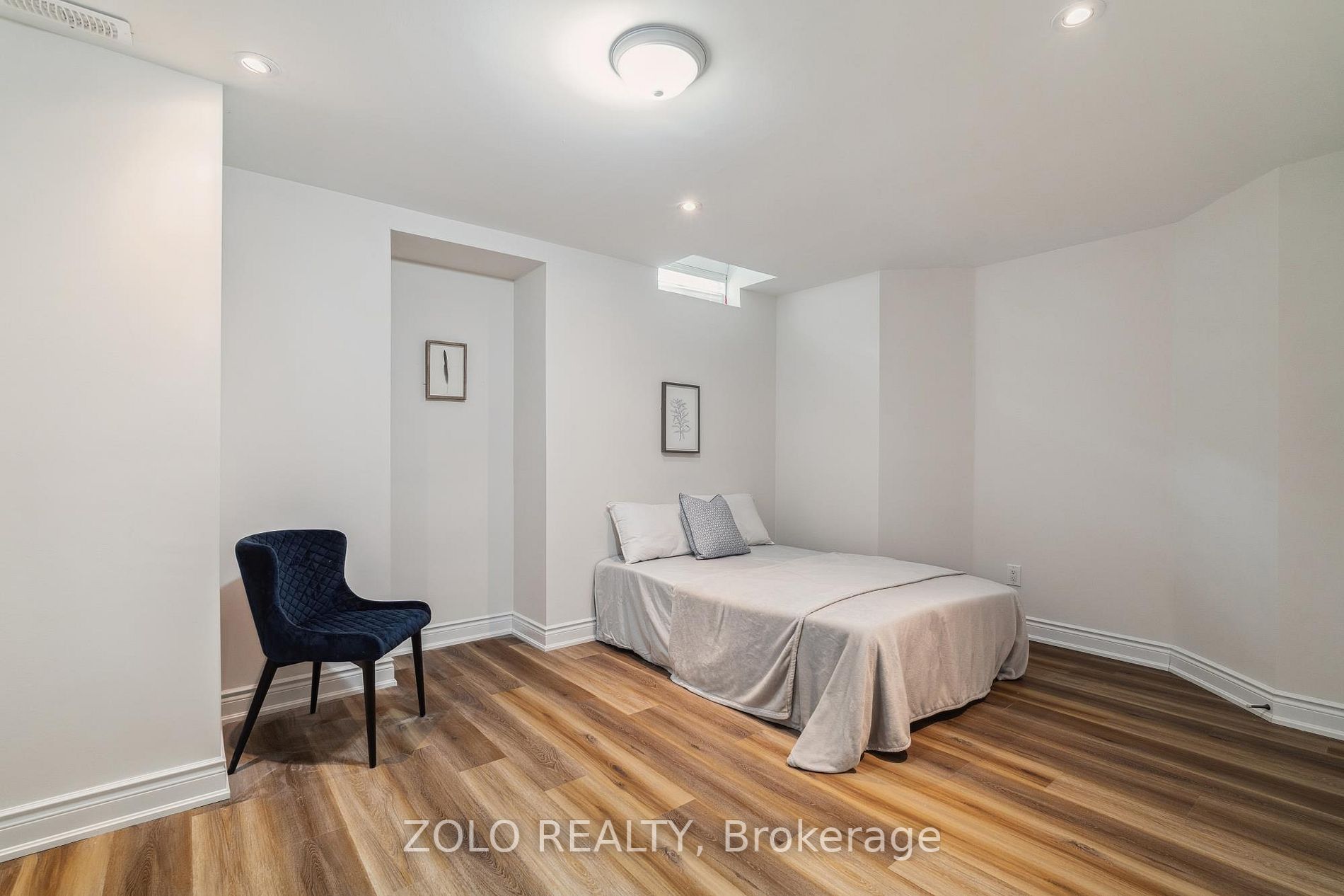 2 Rothbury Rd W