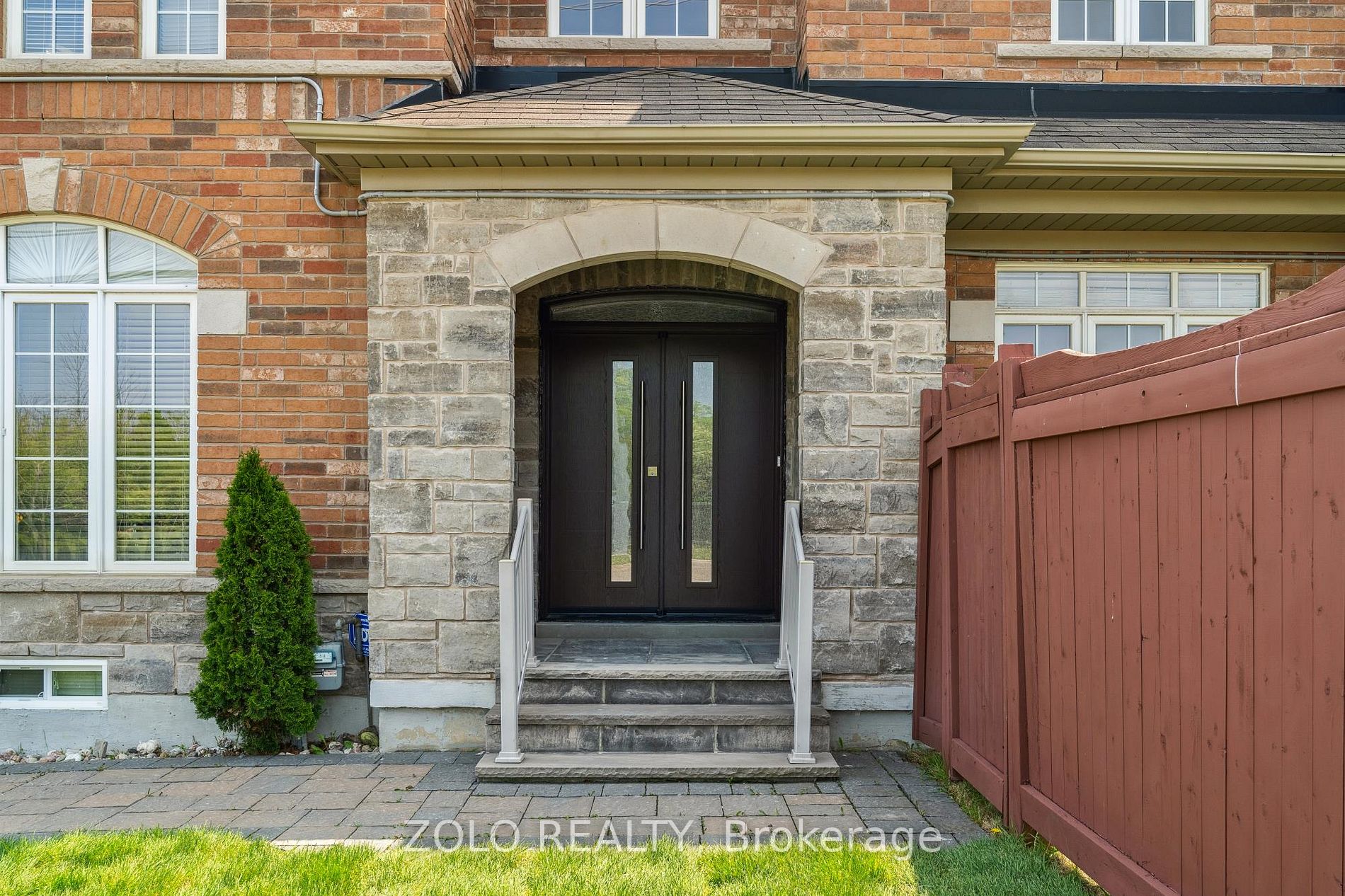 2 Rothbury Rd W