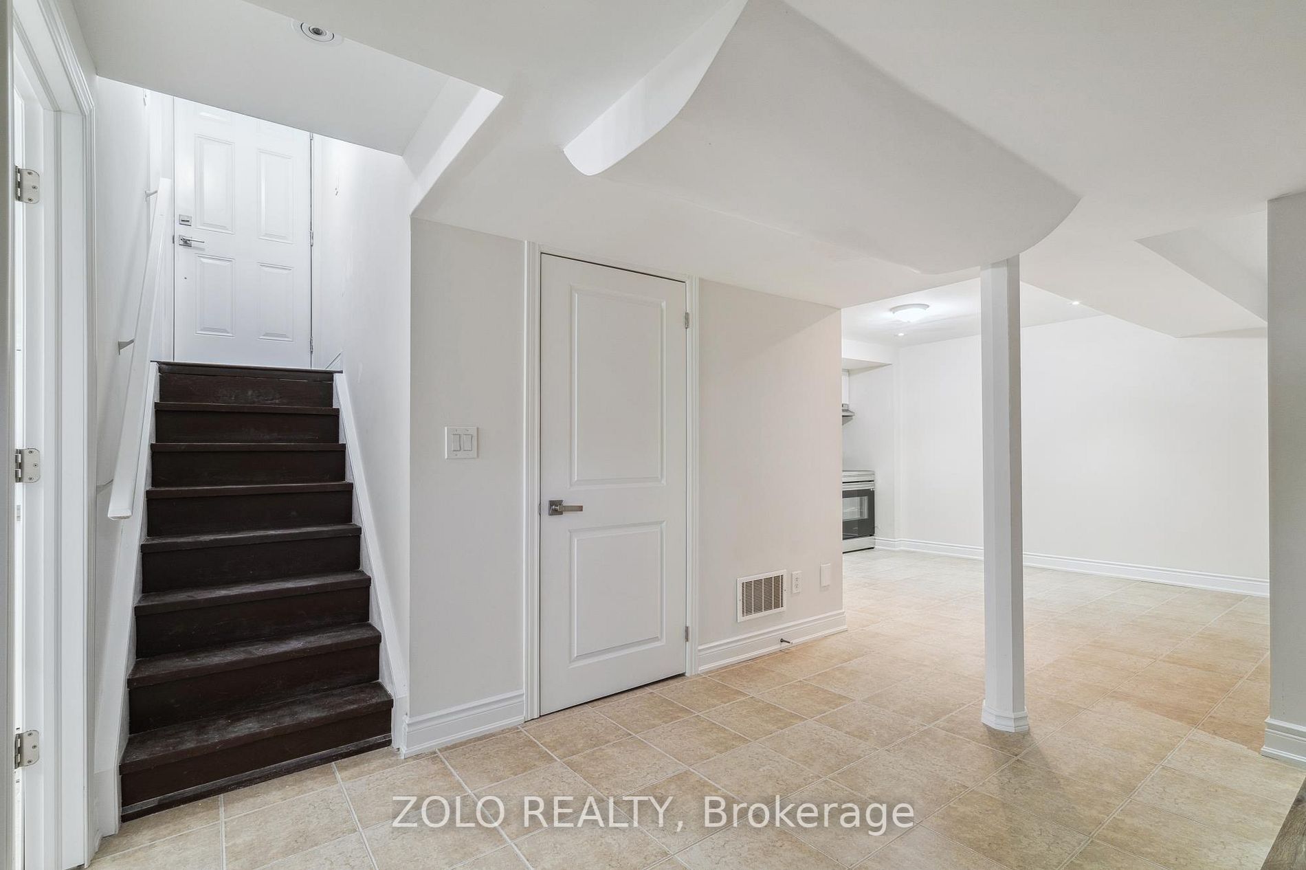 2 Rothbury Rd W