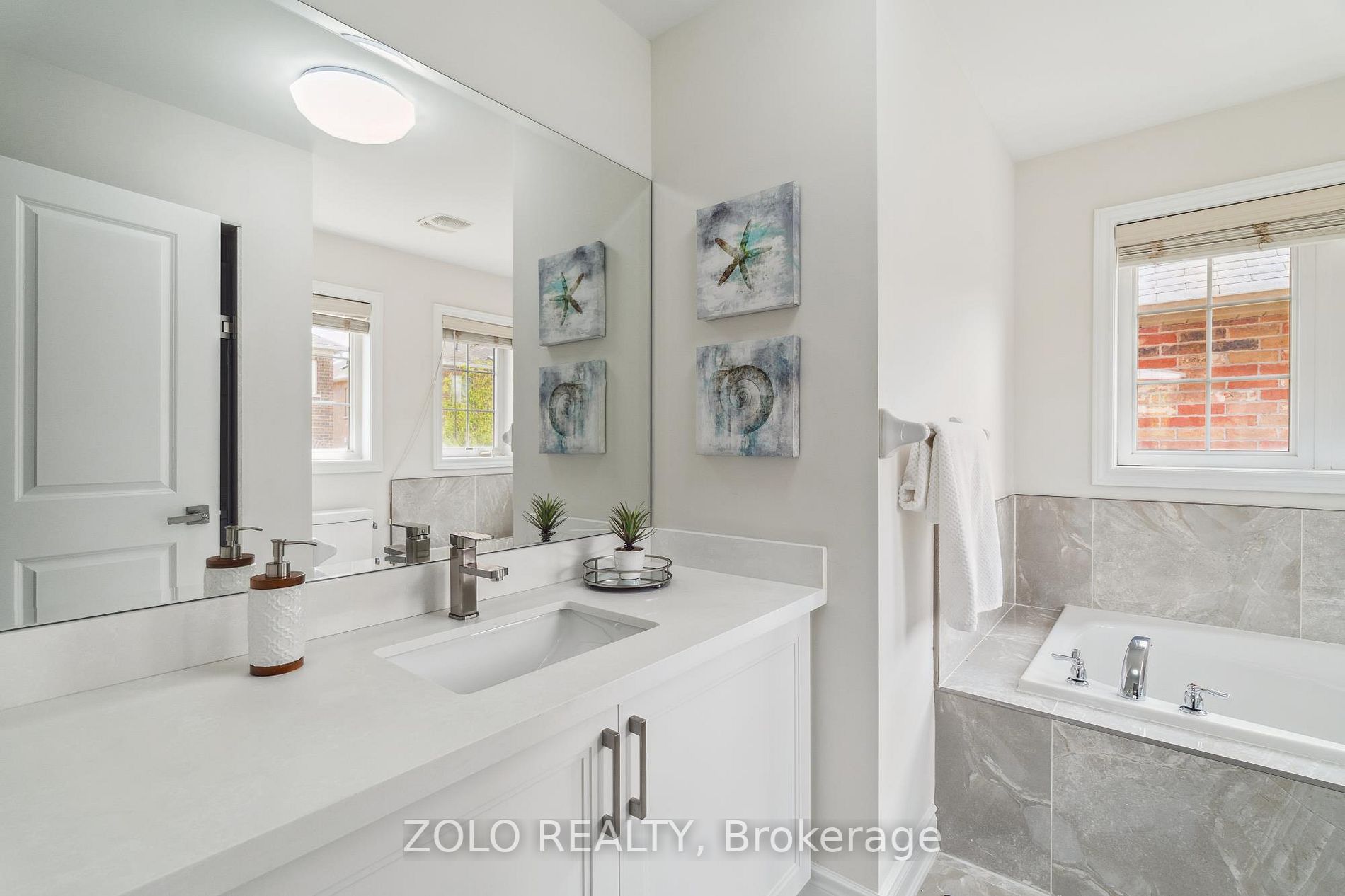 2 Rothbury Rd W