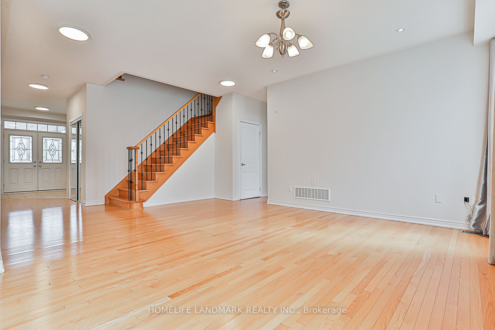 10 Rowley Street