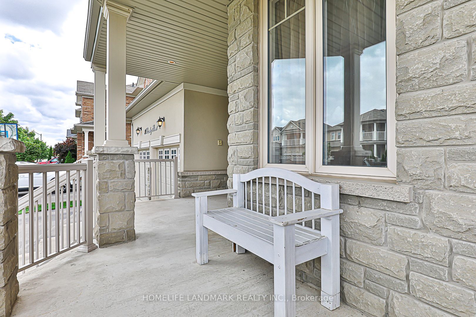 10 Rowley St
