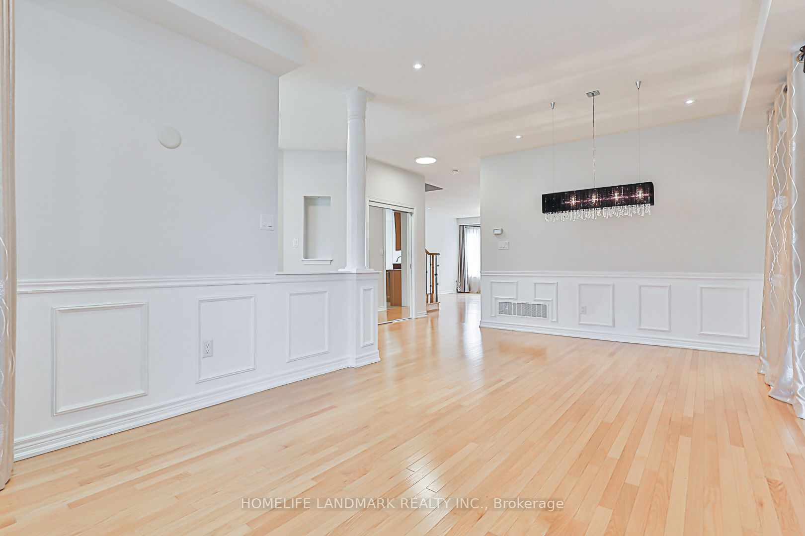 10 Rowley Street