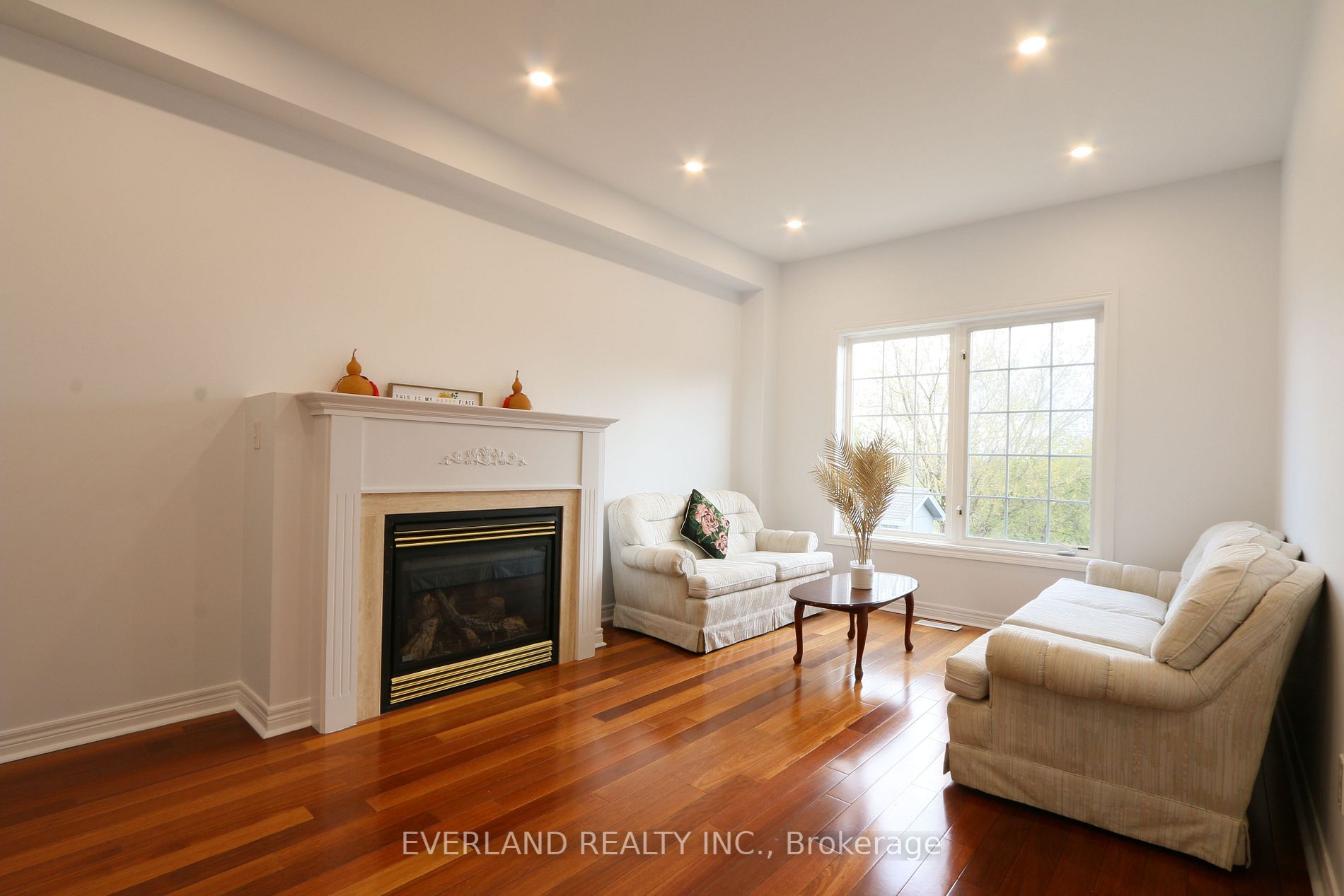 408 Hoover Park Dr