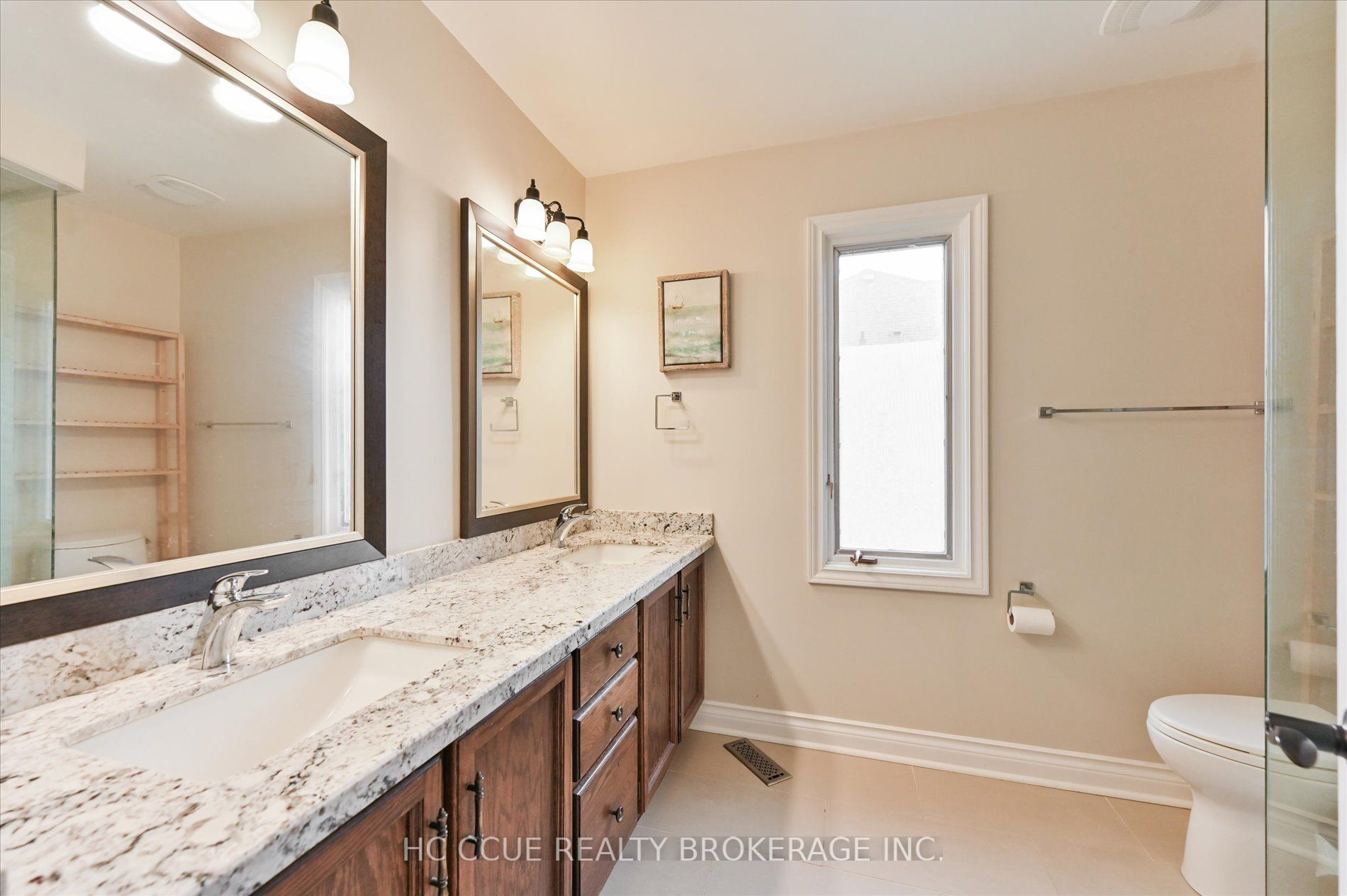75 Ava Cres