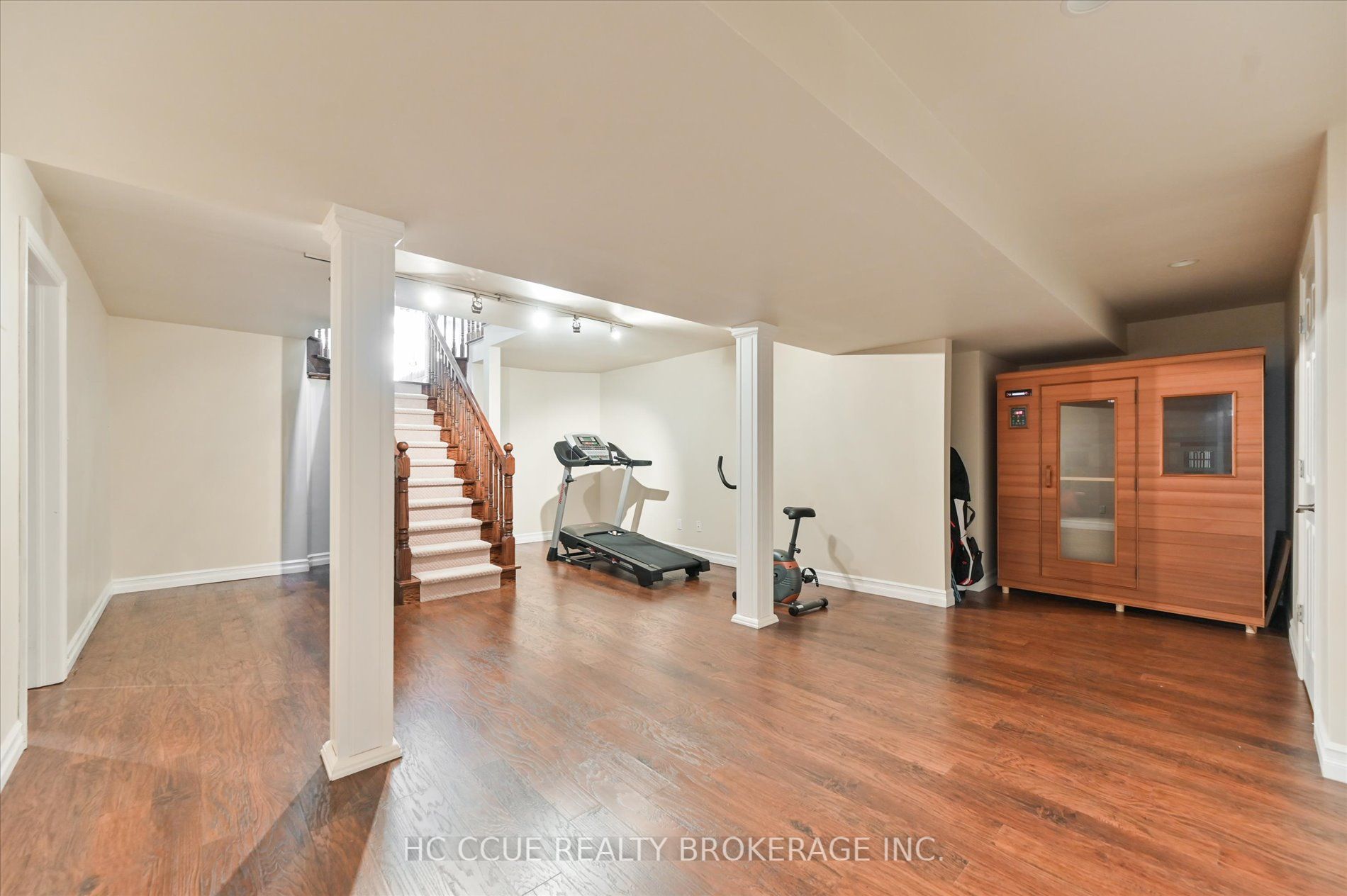 75 Ava Cres