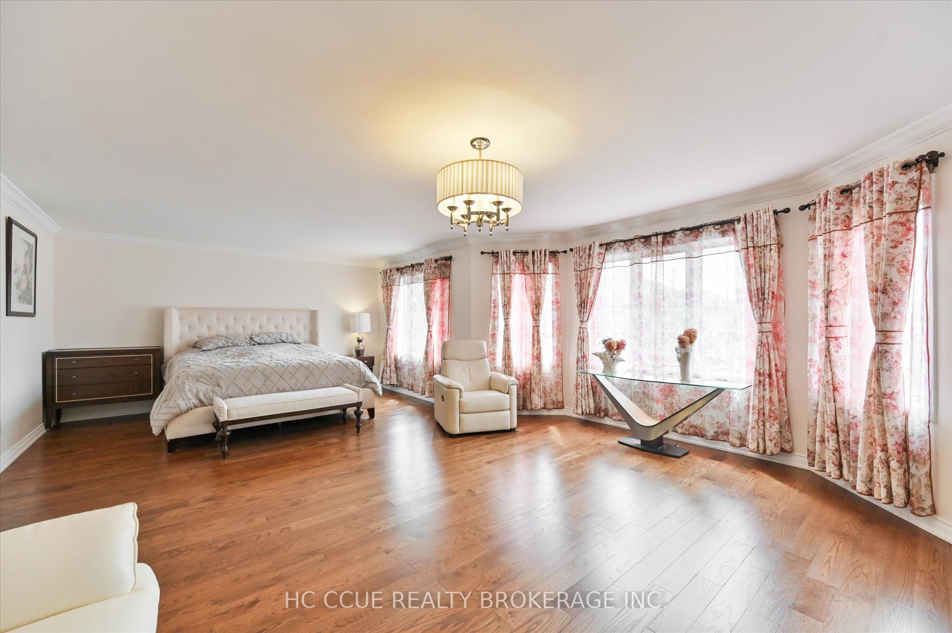 75 Ava Cres