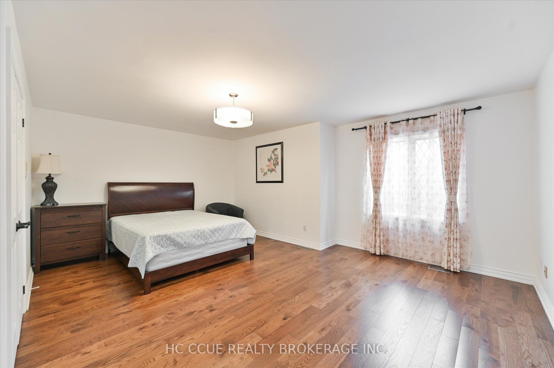 75 Ava Cres