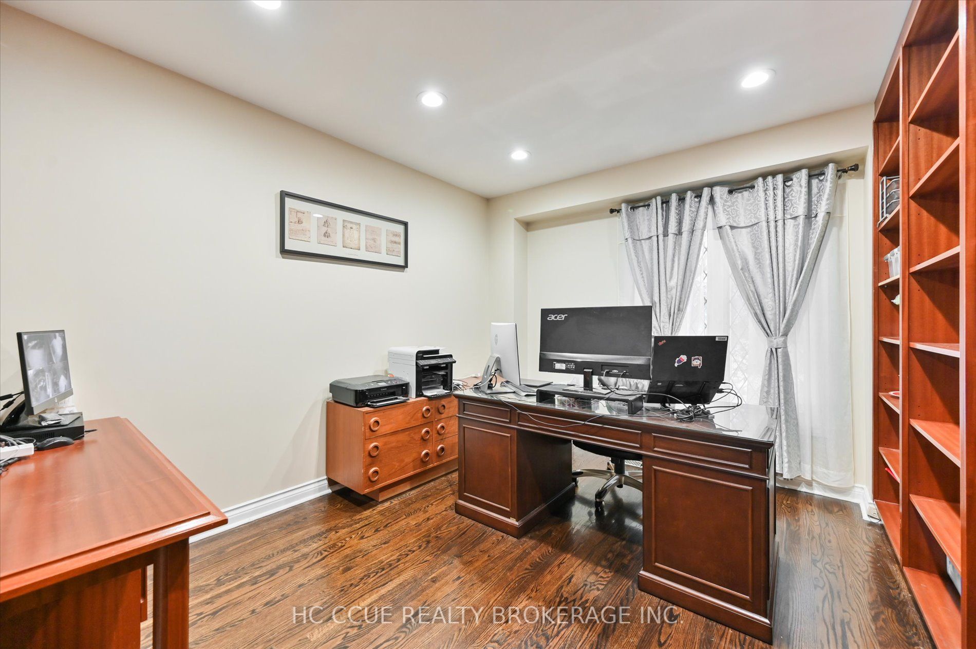 75 Ava Cres
