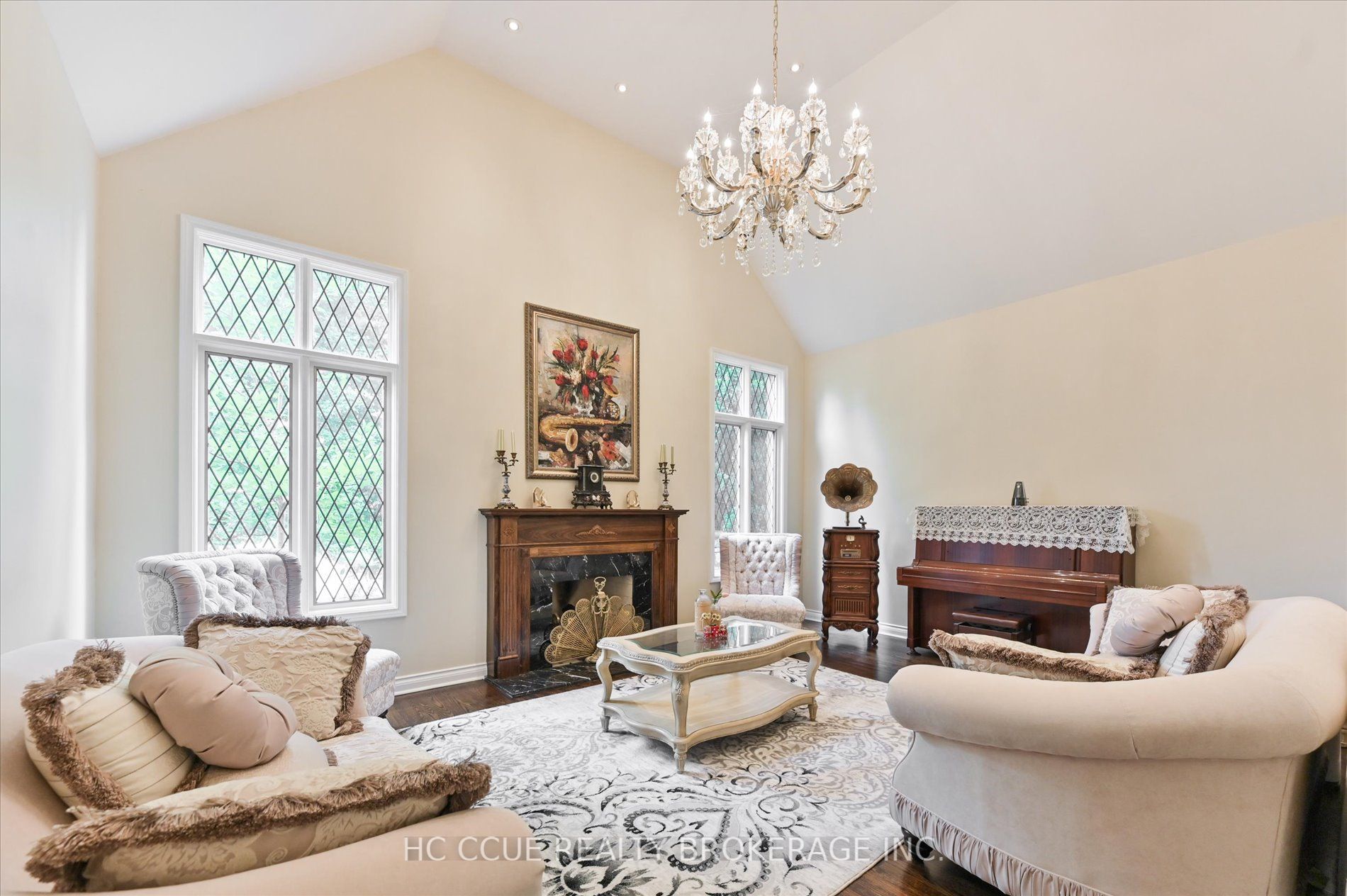 75 Ava Cres