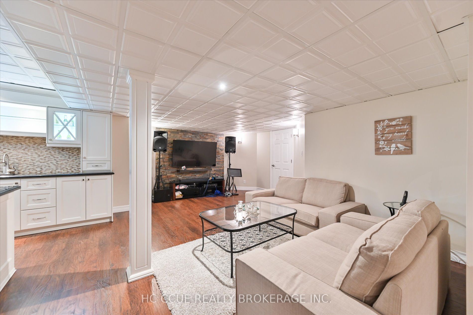 75 Ava Cres