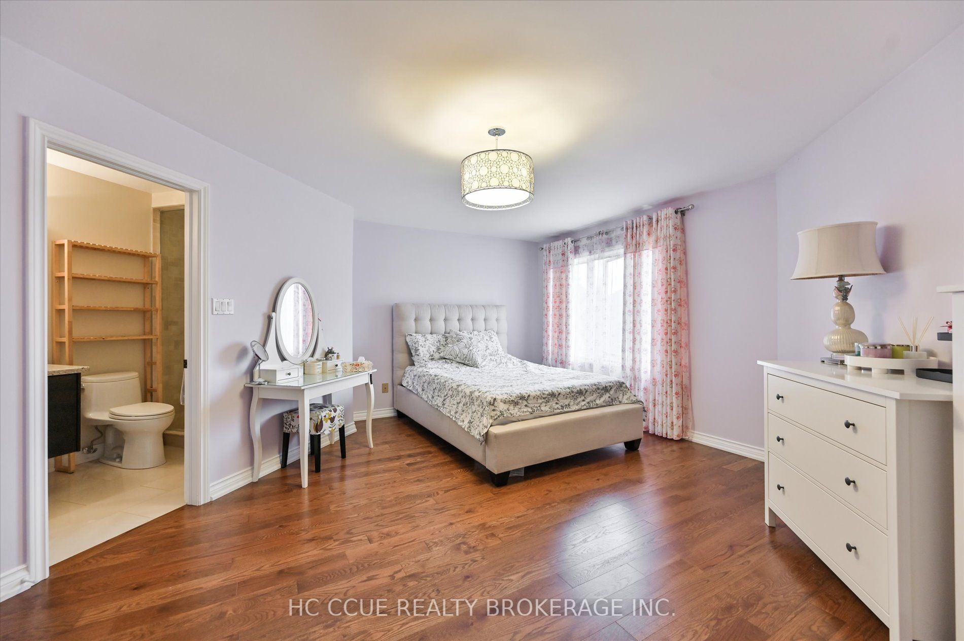 75 Ava Cres