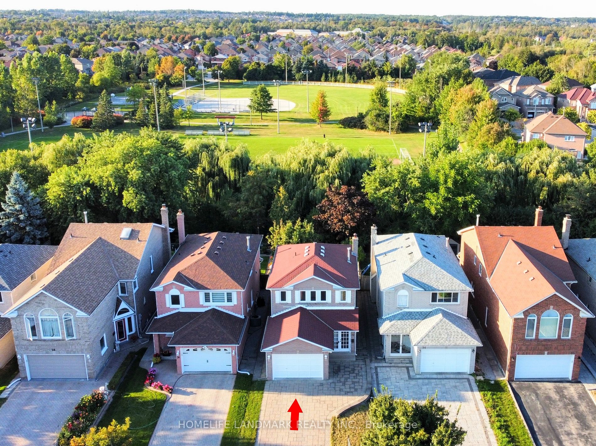 32 Bayel Cres