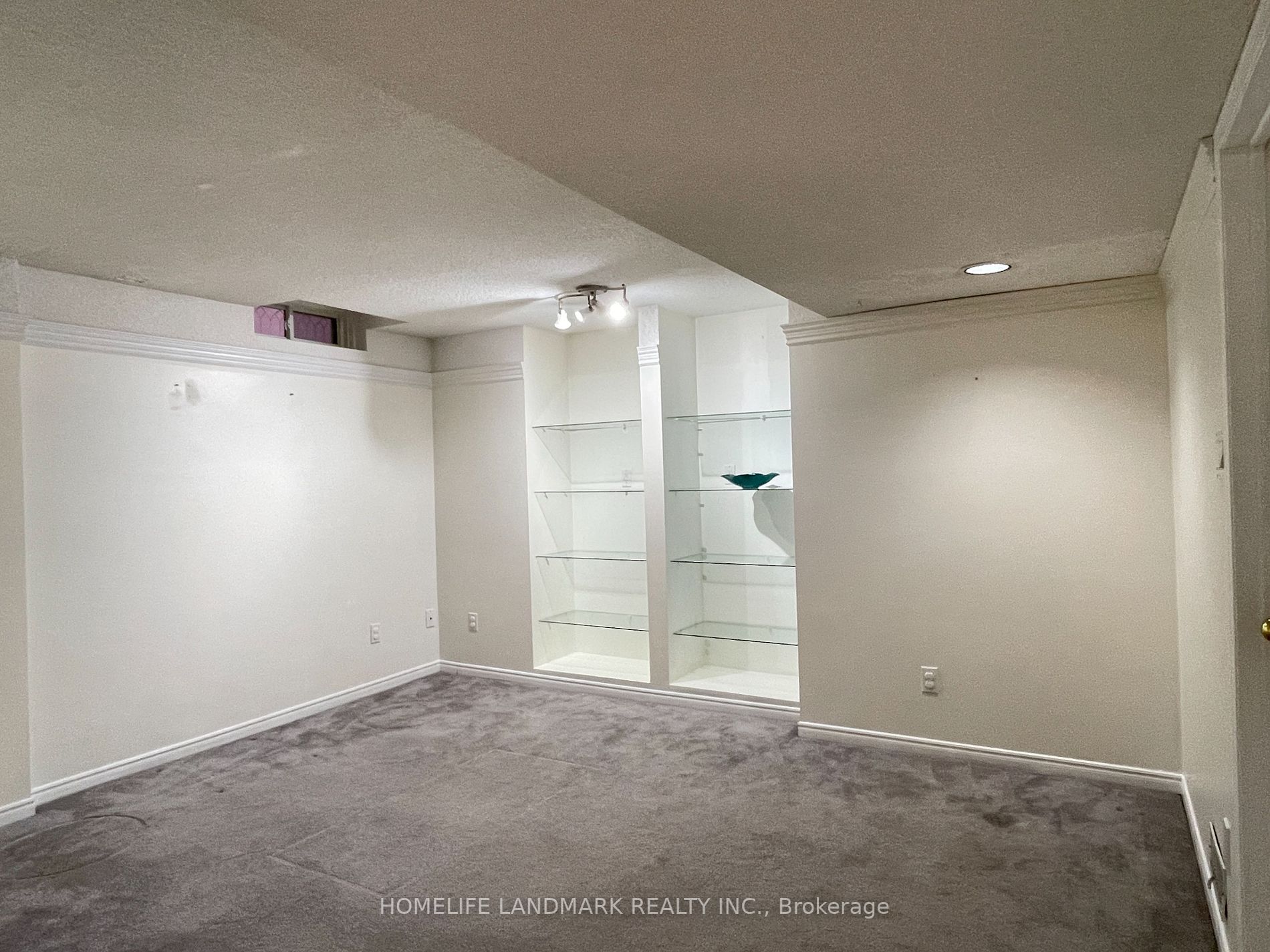 32 Bayel Cres