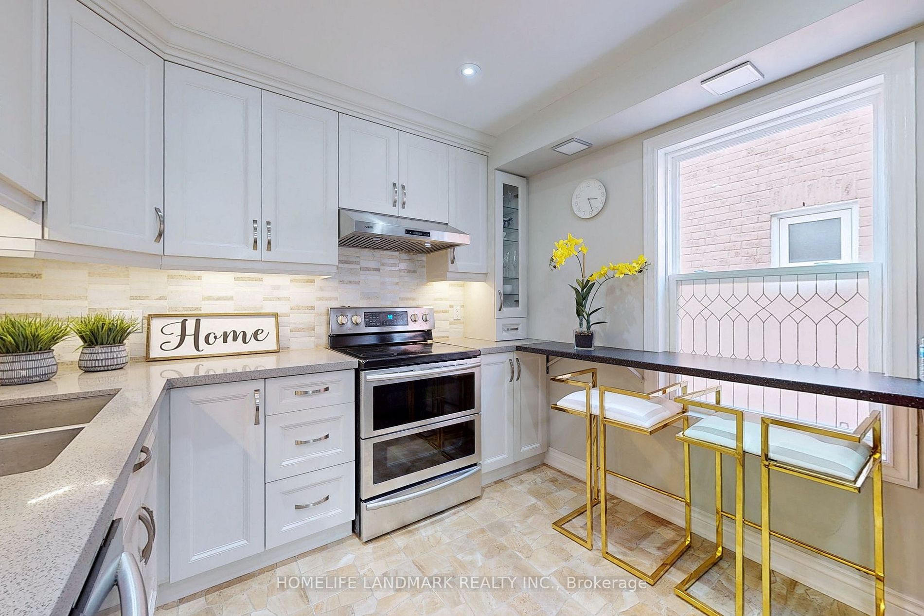 32 Bayel Cres