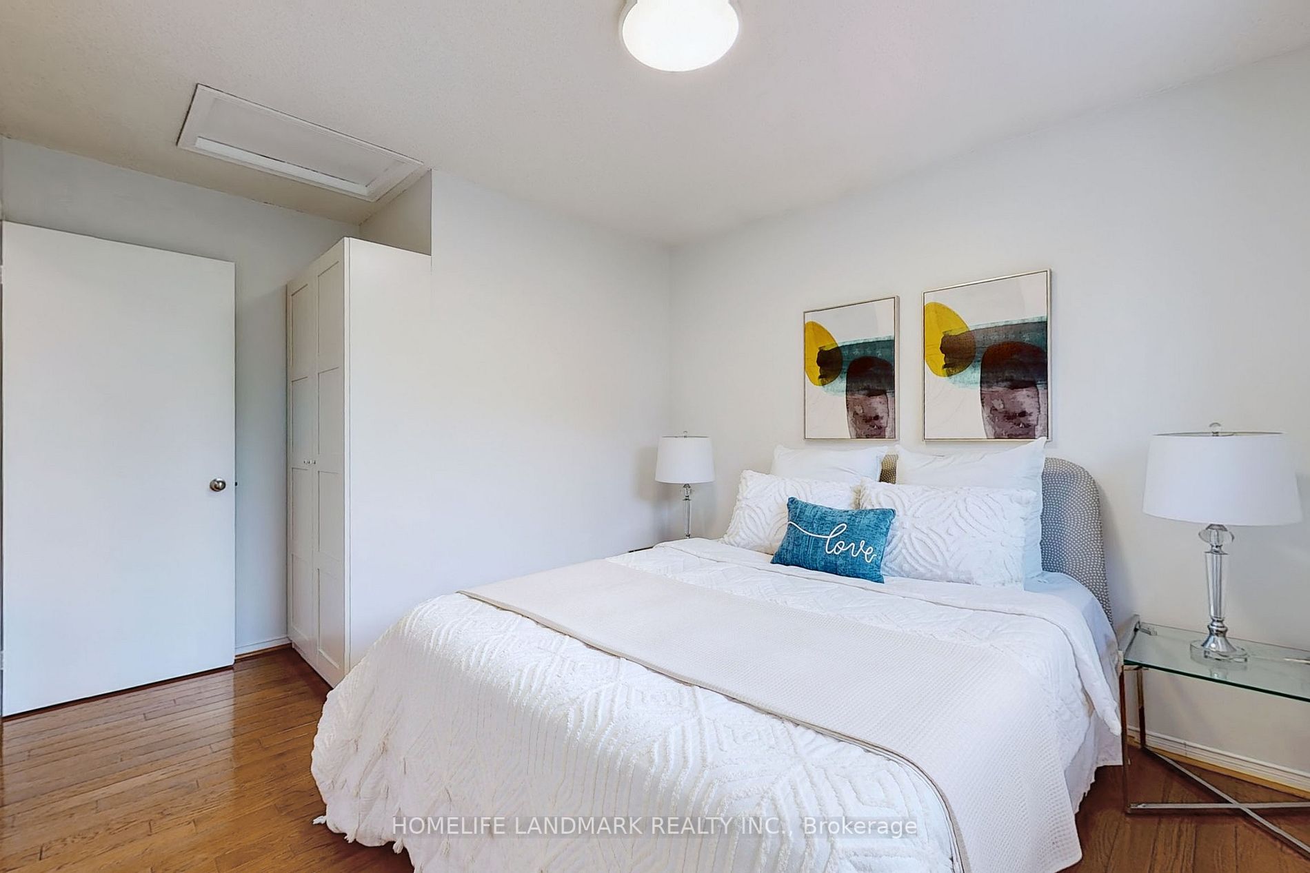 32 Bayel Cres