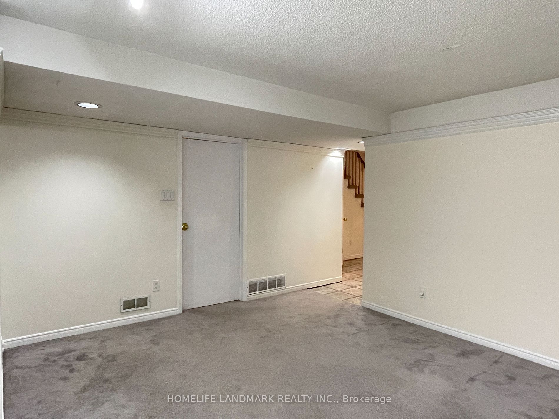 32 Bayel Cres