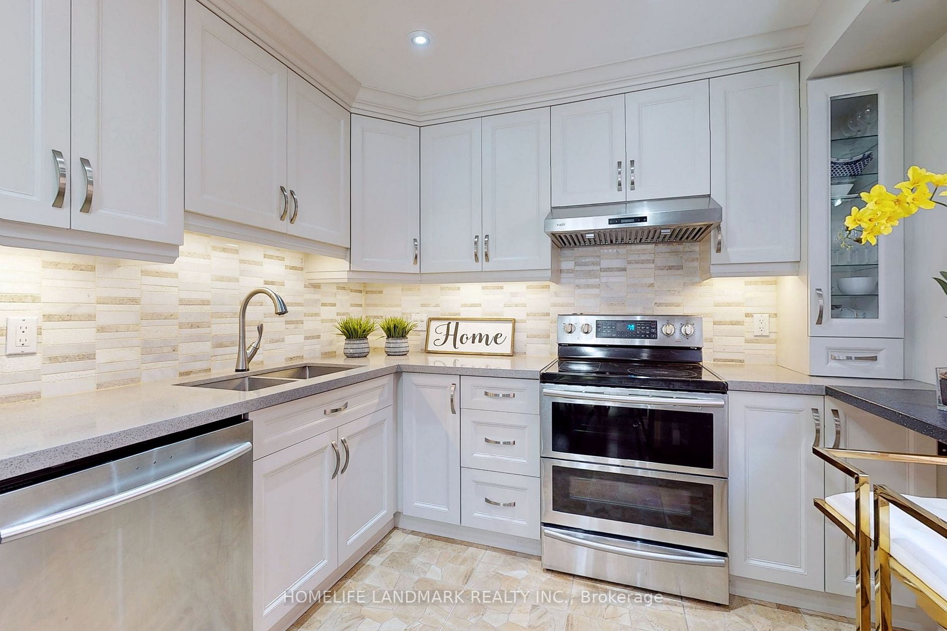 32 Bayel Cres