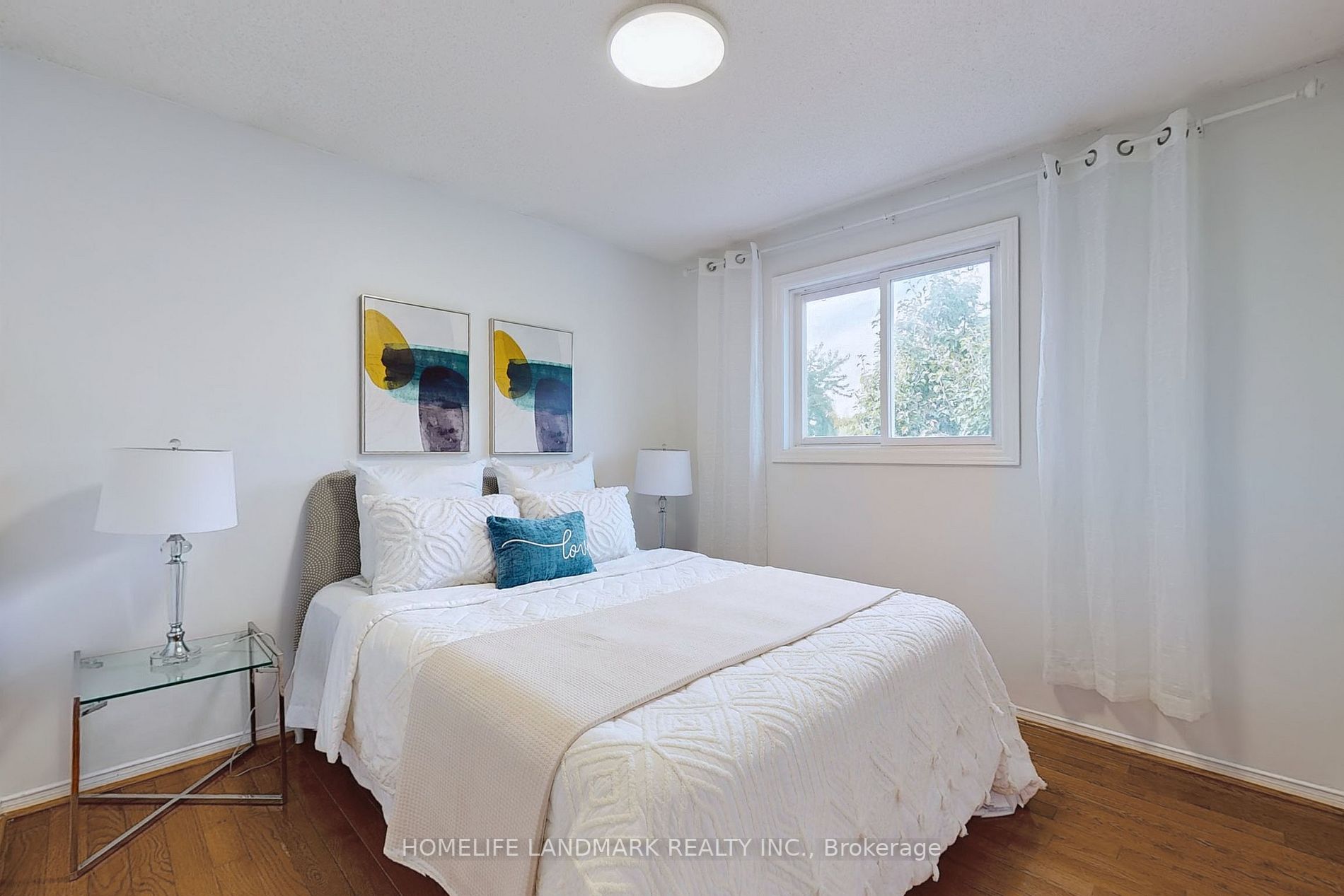 32 Bayel Cres