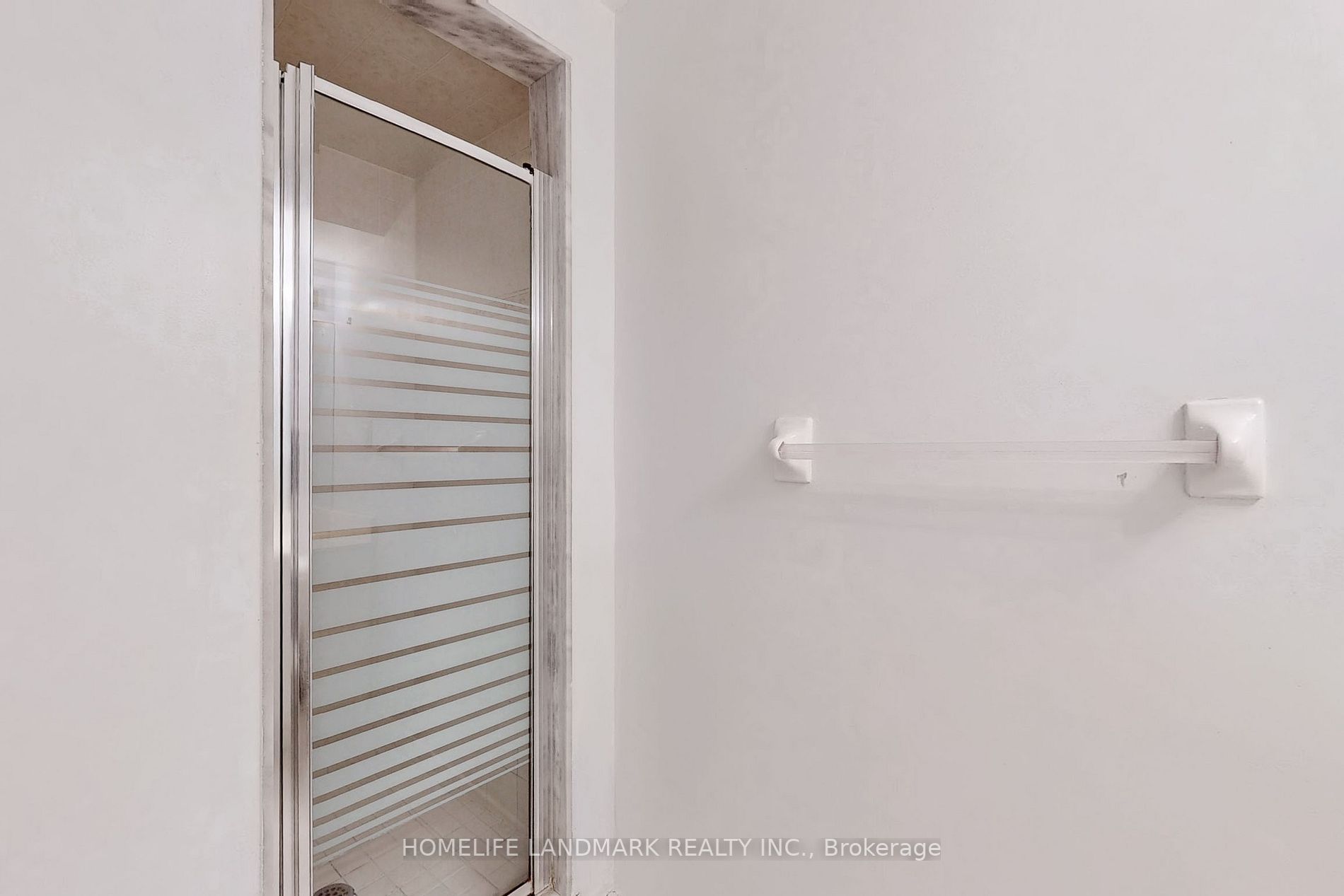 32 Bayel Cres