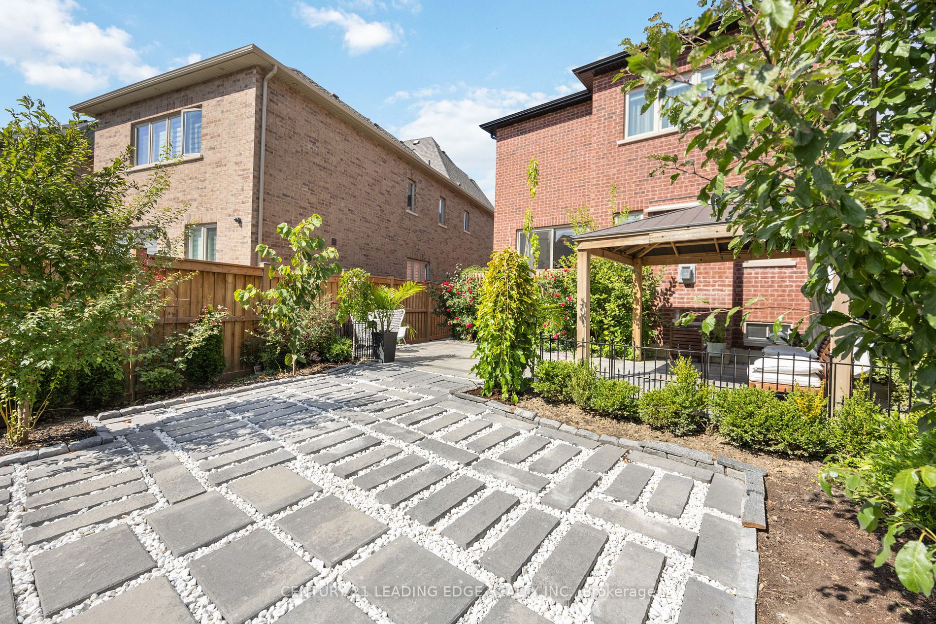 84 Fontevielle Crescent