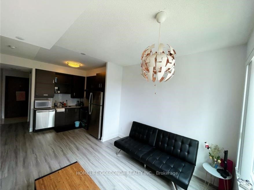 8228 Birchmount Rd, #530