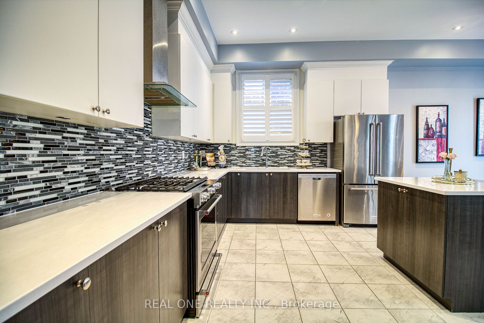 84 Portage Ave
