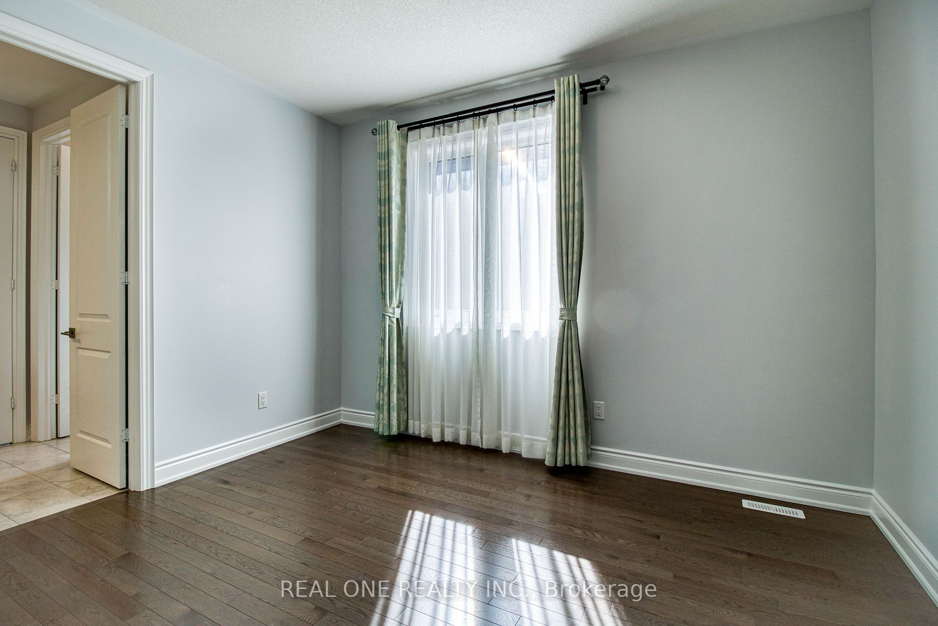 84 Portage Ave
