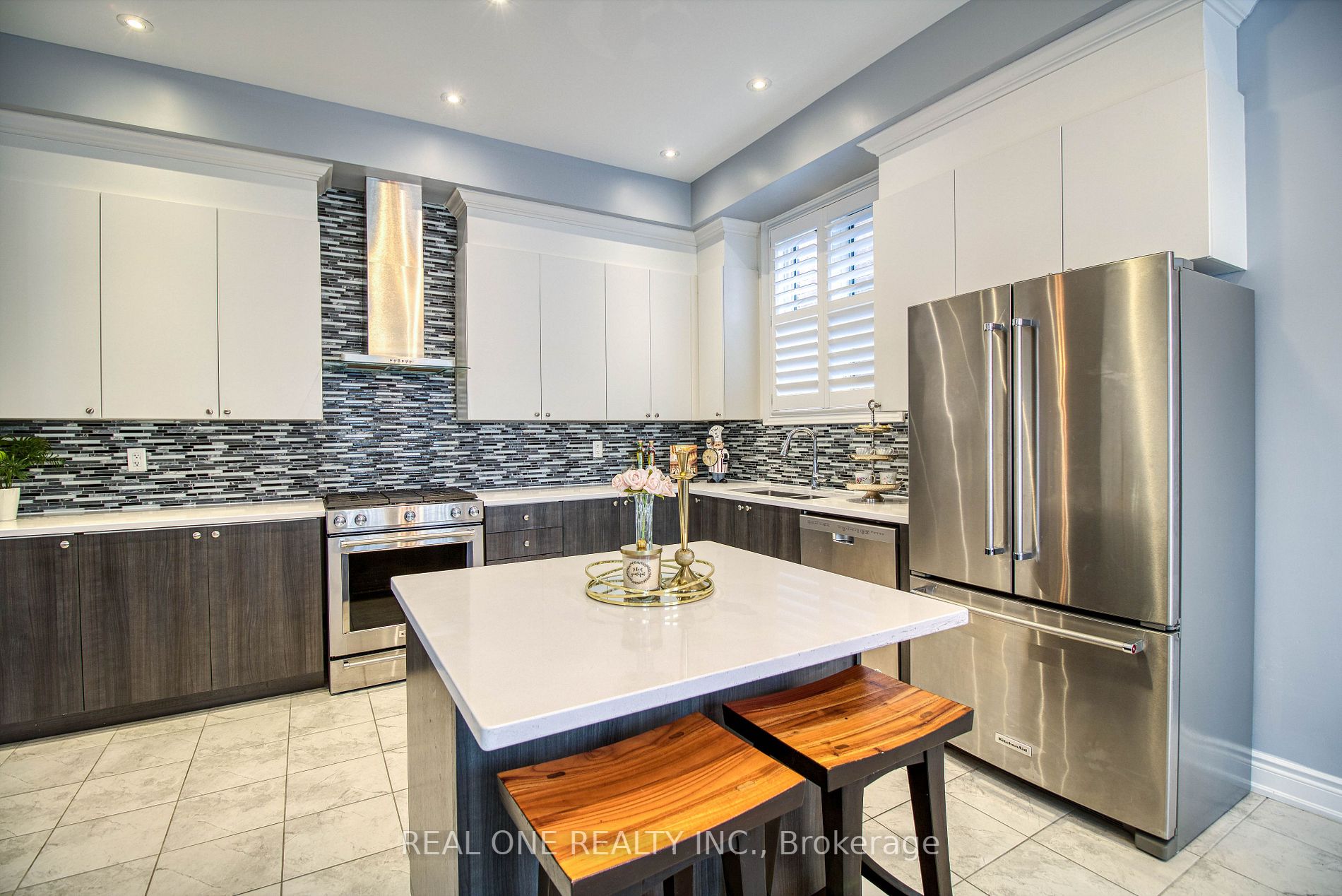 84 Portage Ave