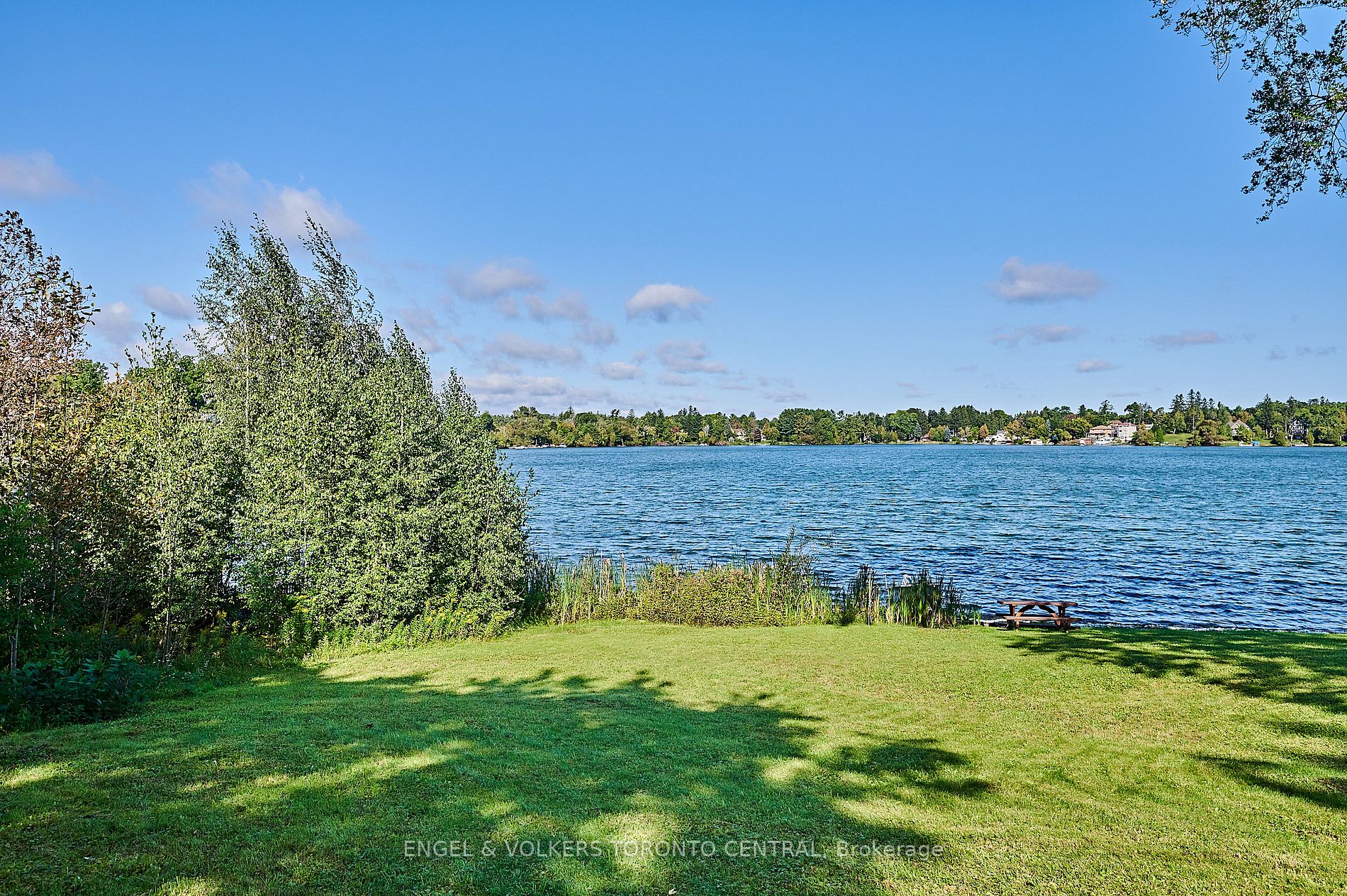 5907 Lakeshore Rd