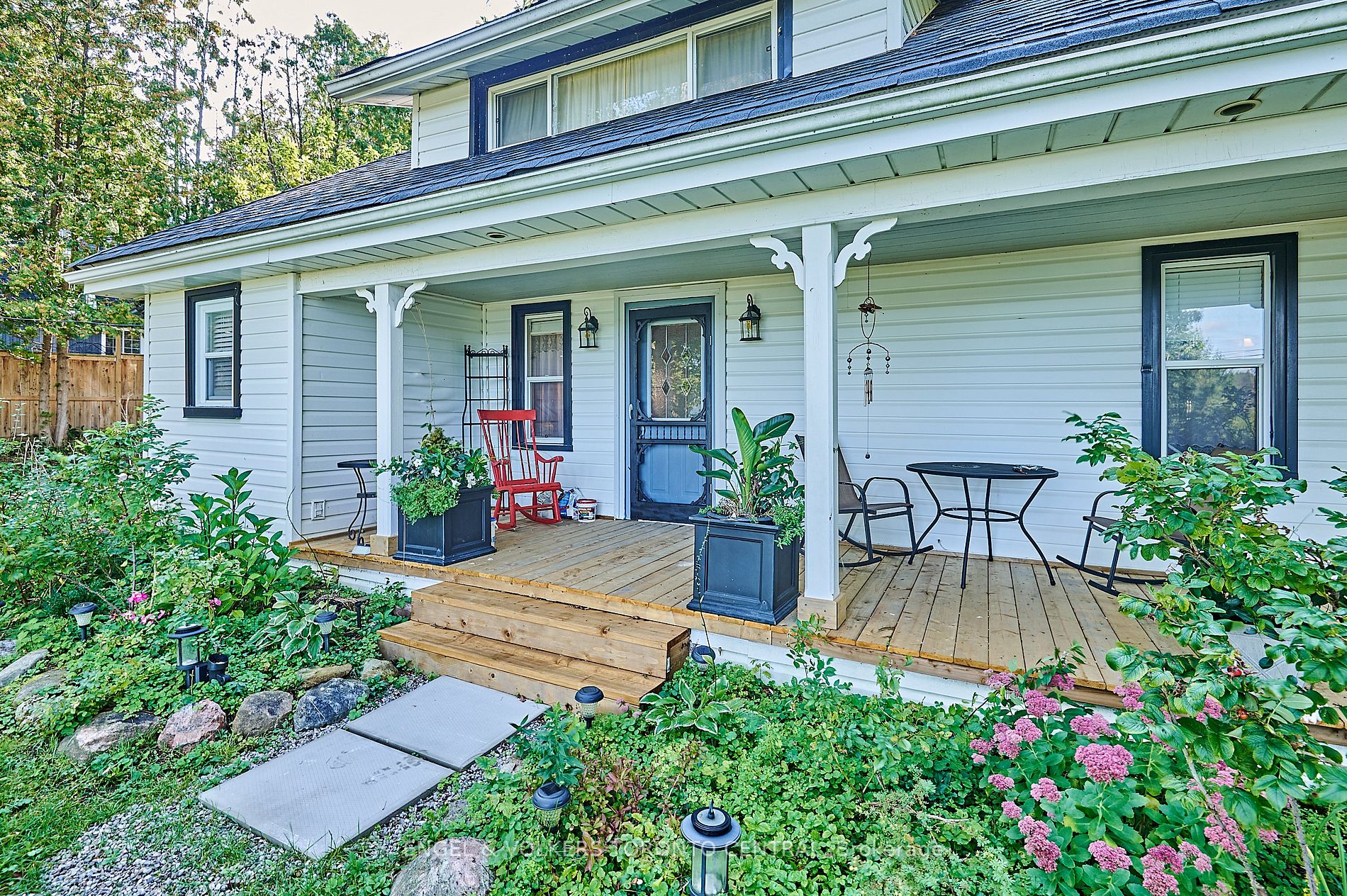 5907 Lakeshore Rd