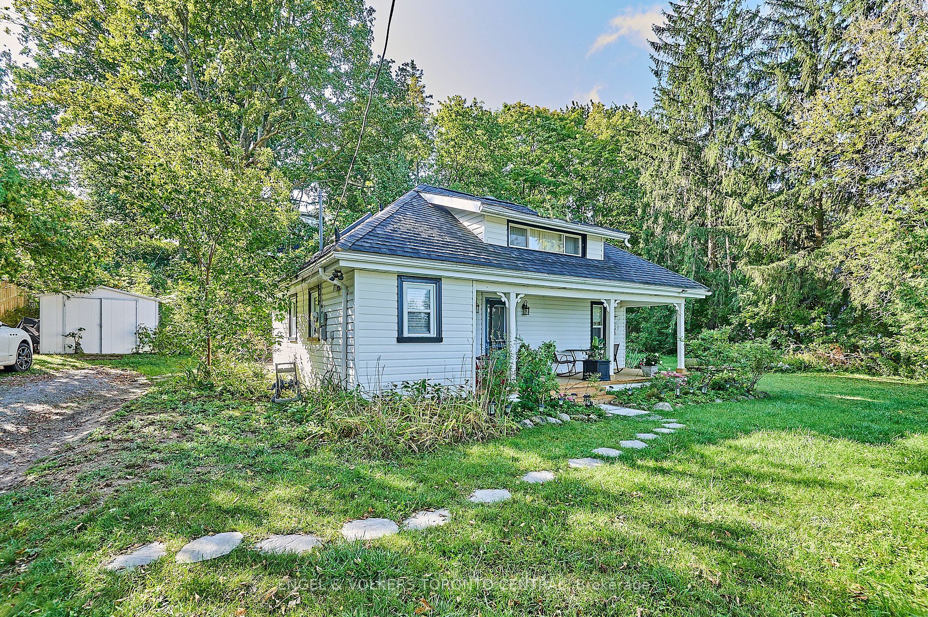 5907 Lakeshore Rd