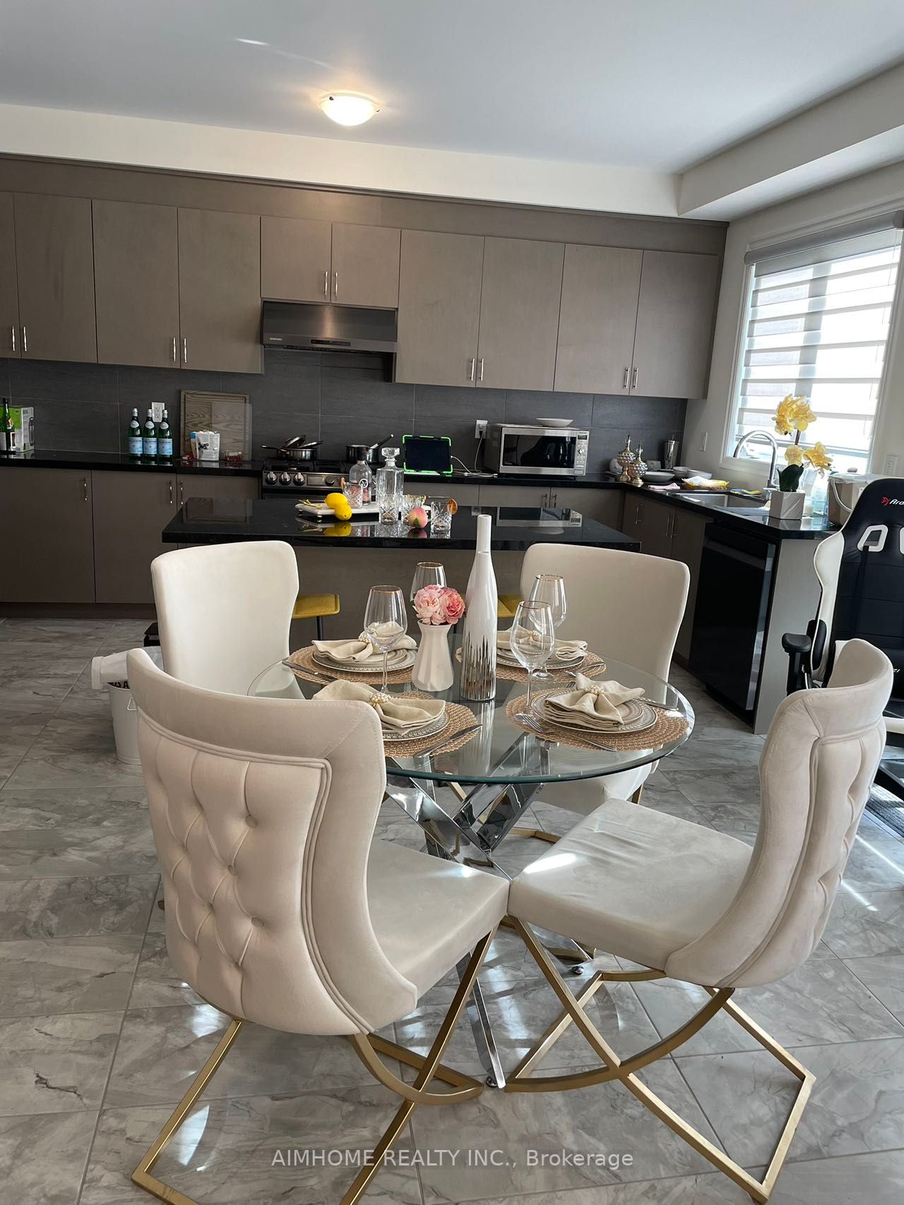 73 Crofting Cres