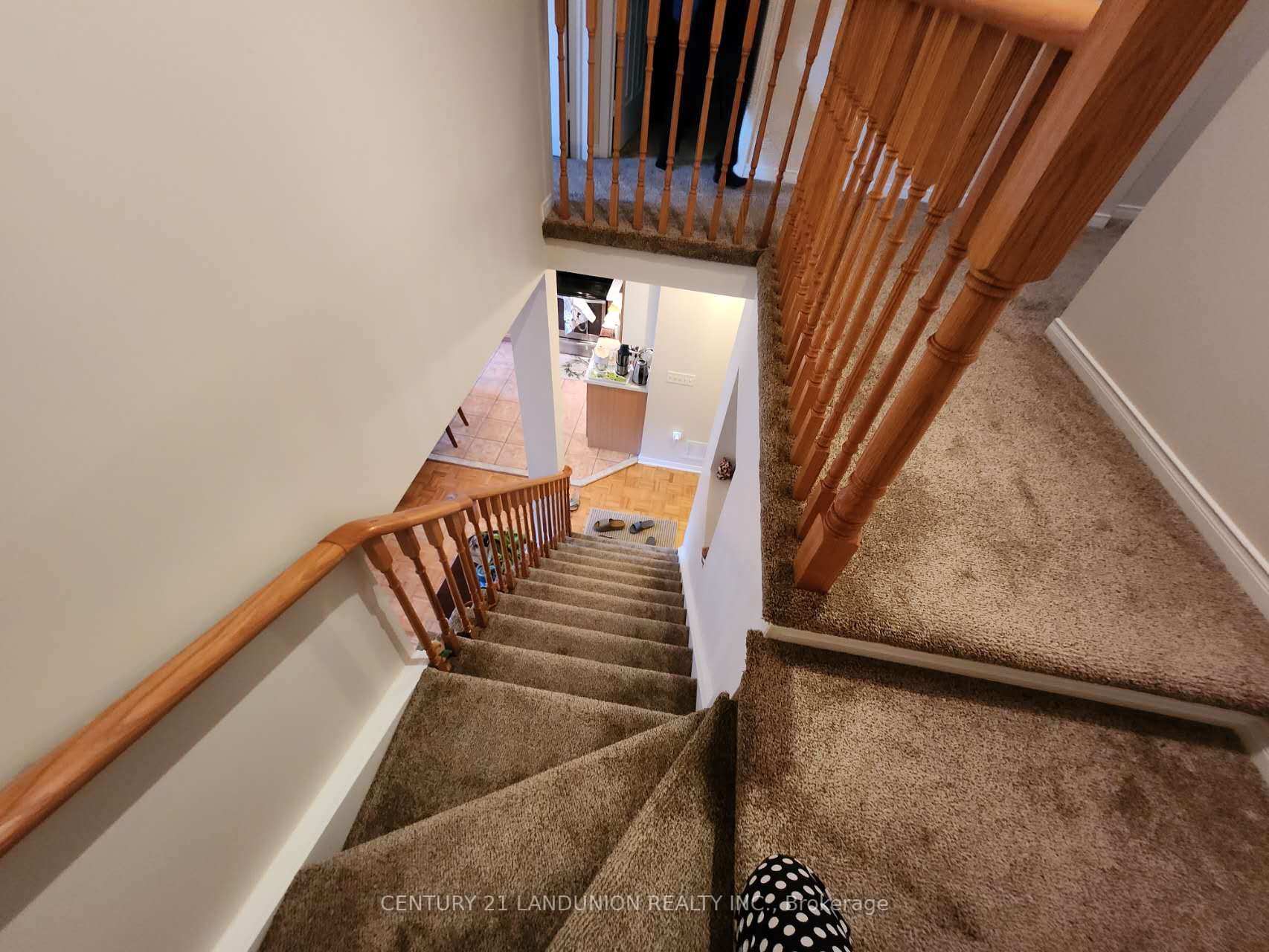 10 Fairlawn Ave