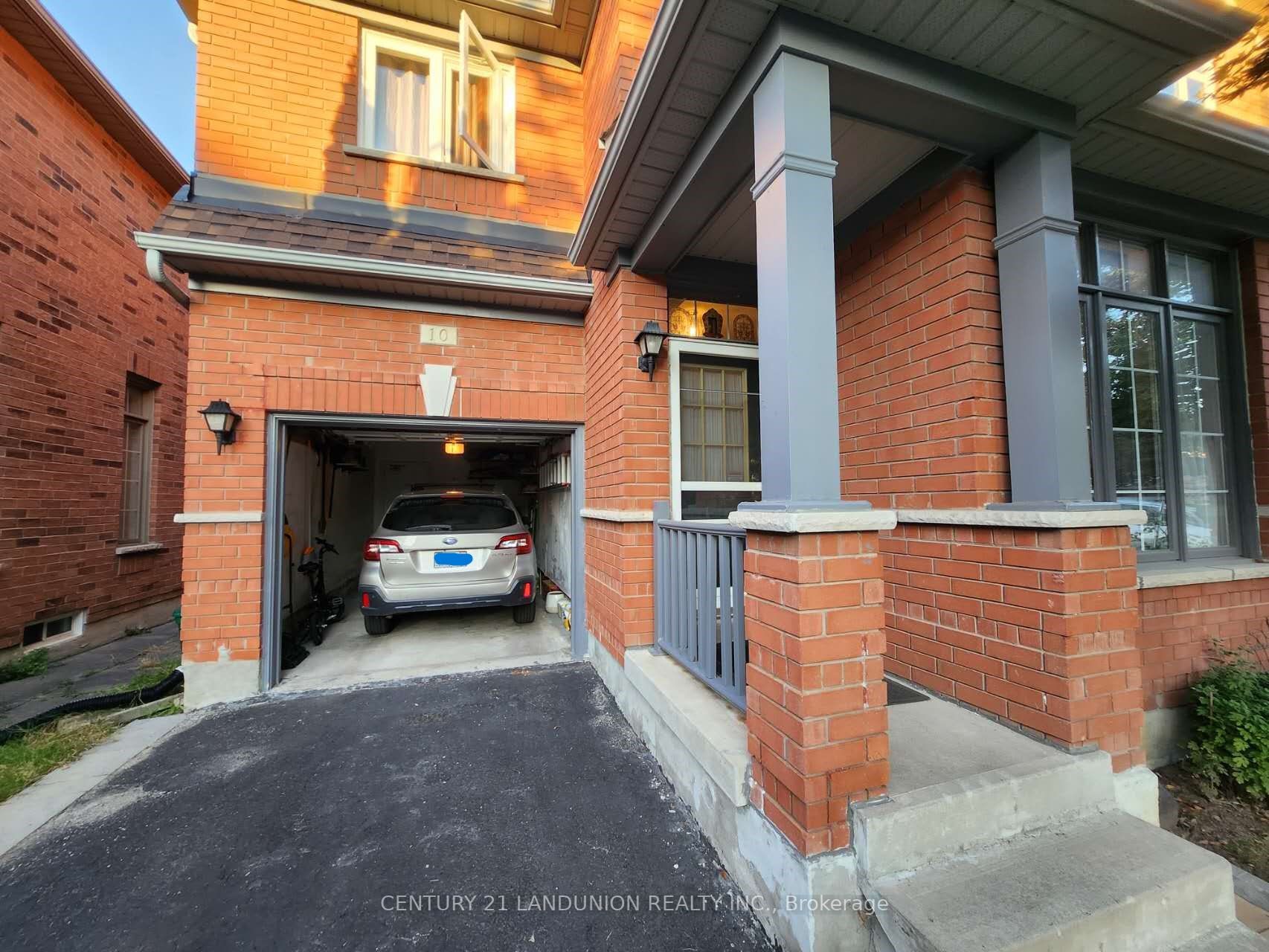 10 Fairlawn Ave
