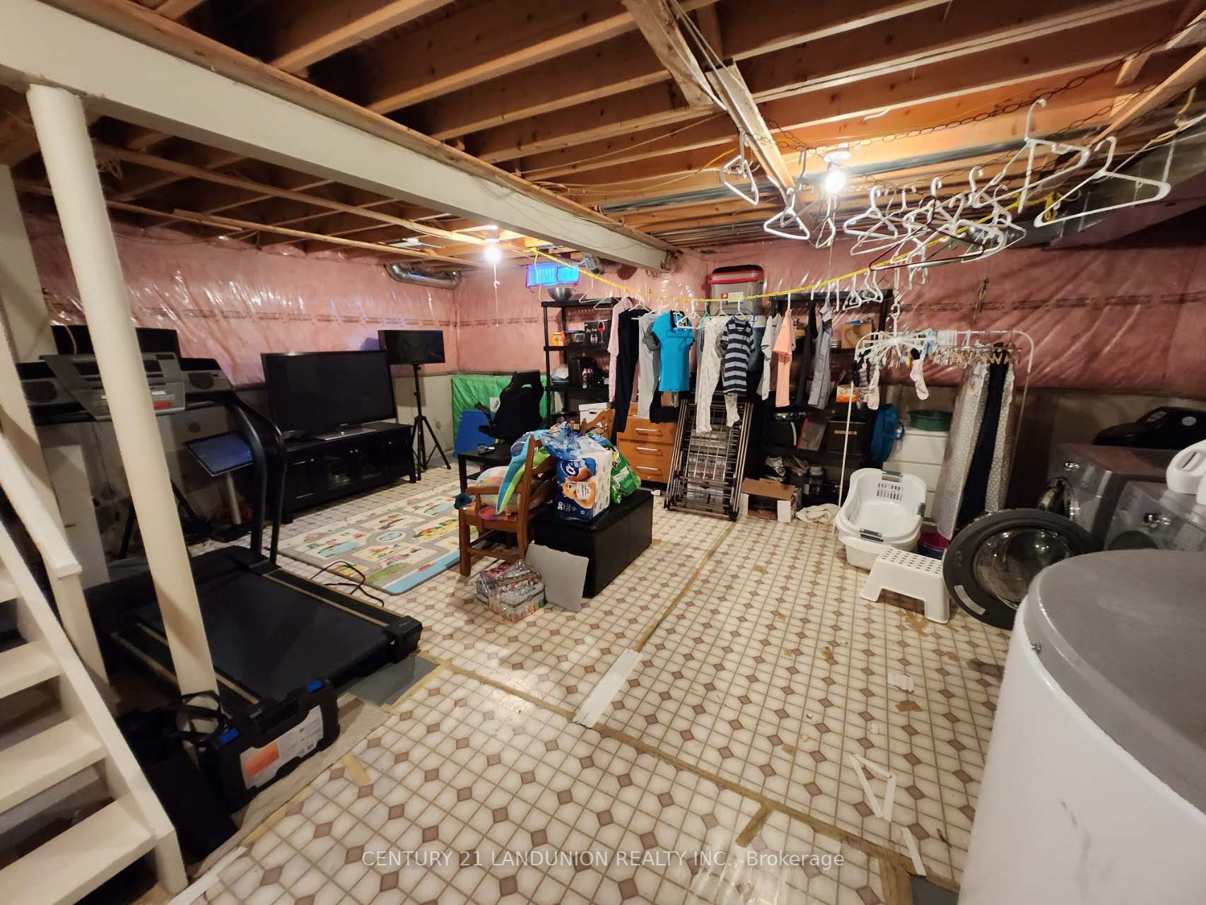 10 Fairlawn Ave