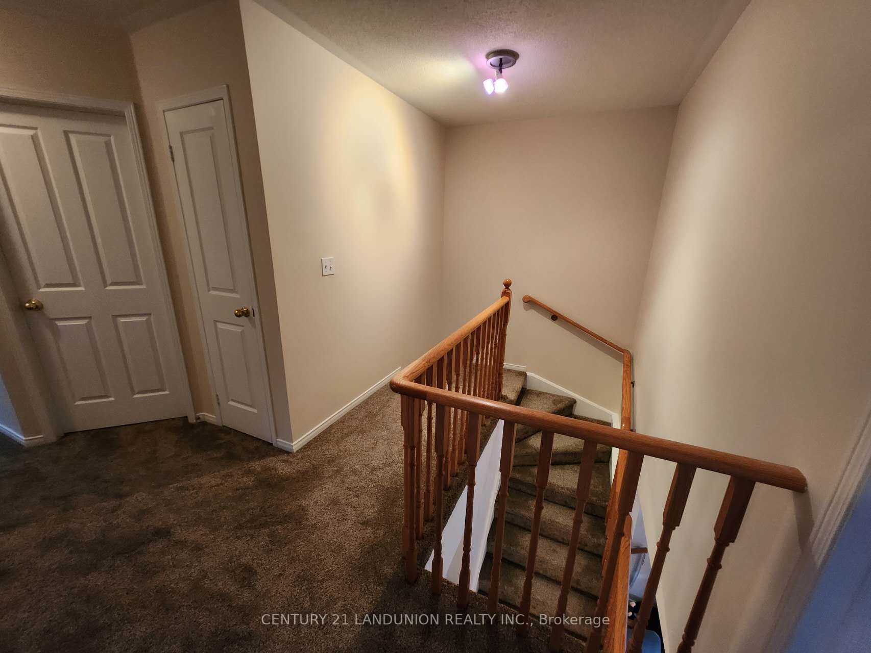 10 Fairlawn Ave