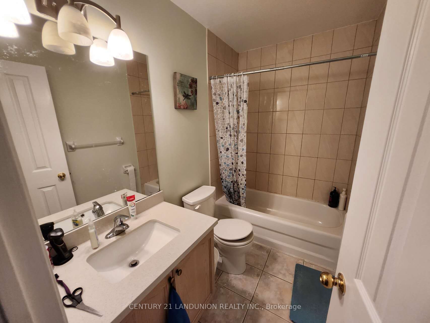 10 Fairlawn Ave