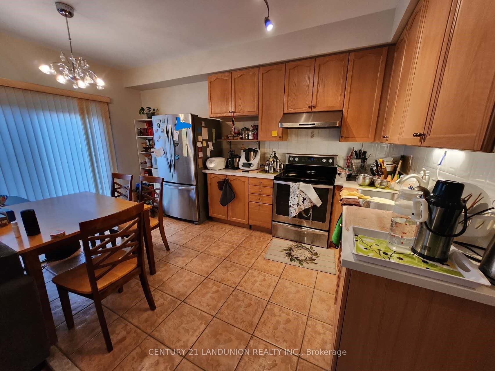 10 Fairlawn Ave