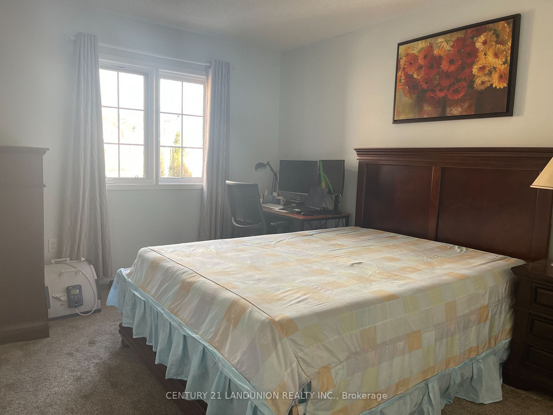 10 Fairlawn Ave