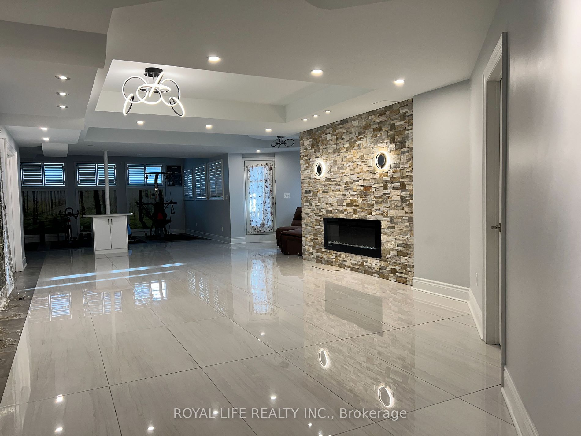 68 Carisbrooke Circle